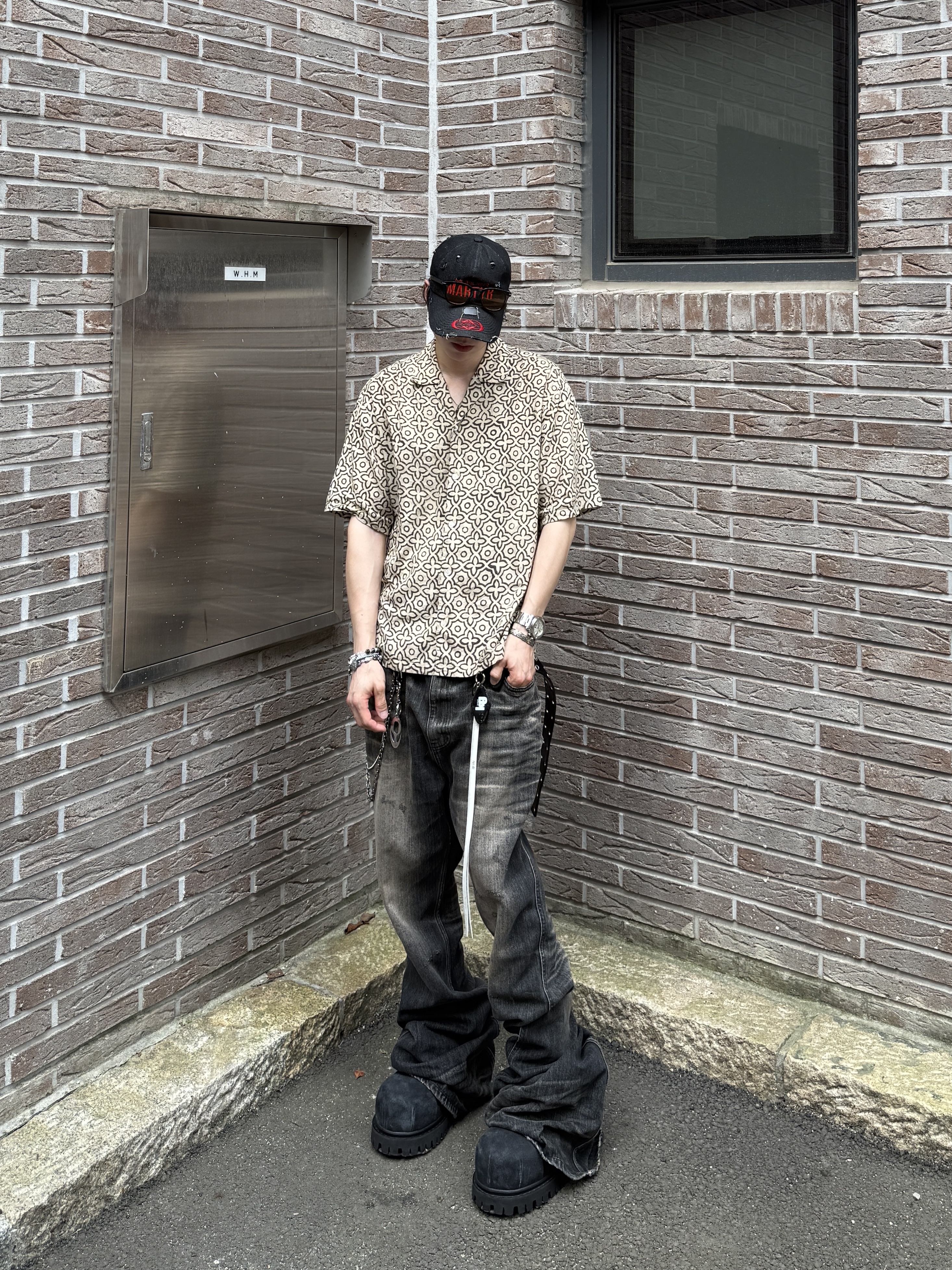 Balenciaga Stomper Bootie Black, Kamien x MJD Double Hole Belt Black Shearling Calfskin 착용 스타일 - 7