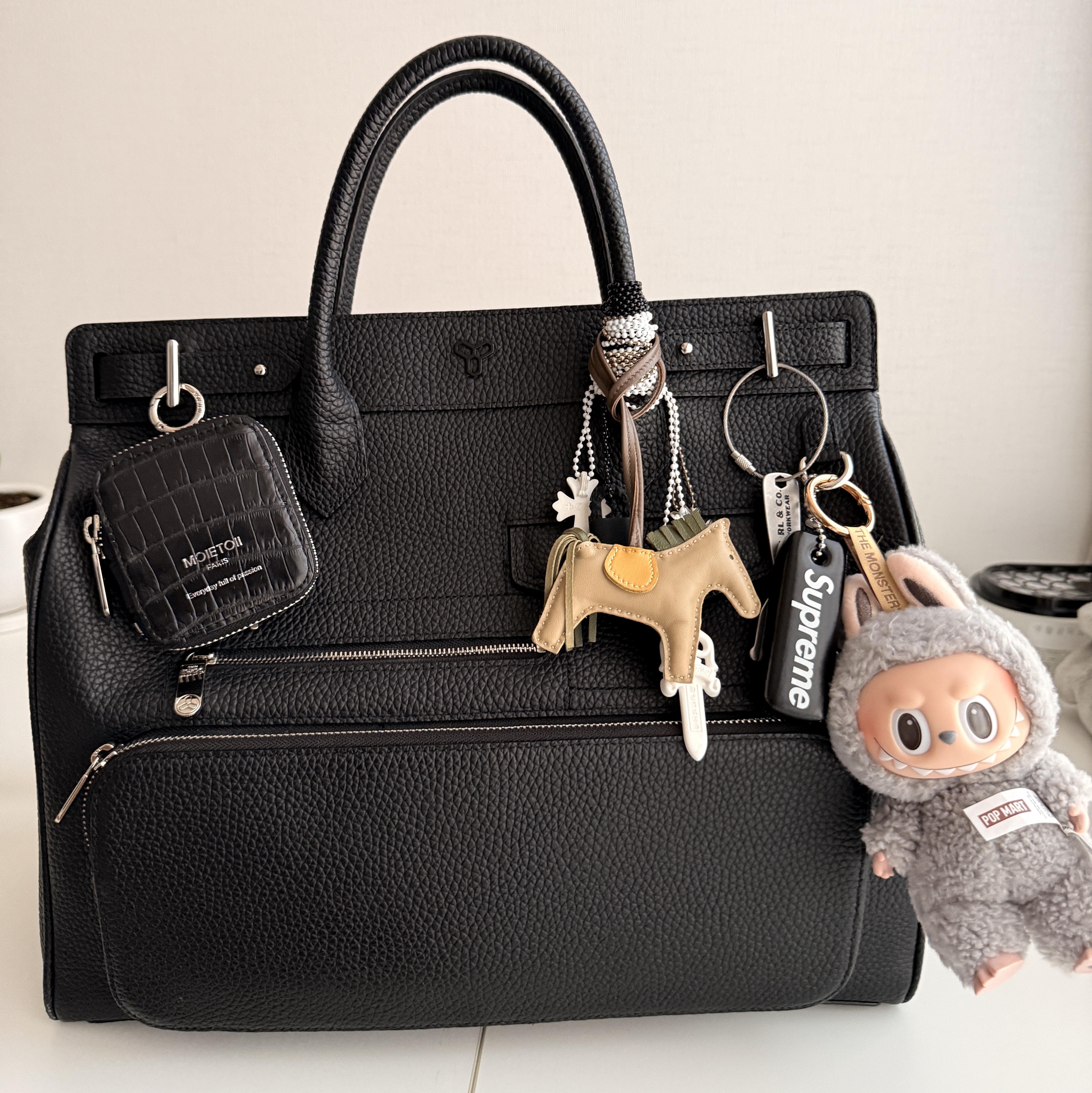Pop Mart Labubu The Monsters Labubu Tasty Macarons Series Sesame Bean Keyring (Opened Case), Supreme Floating Keychain Black - 23FW 착용 스타일 - 1