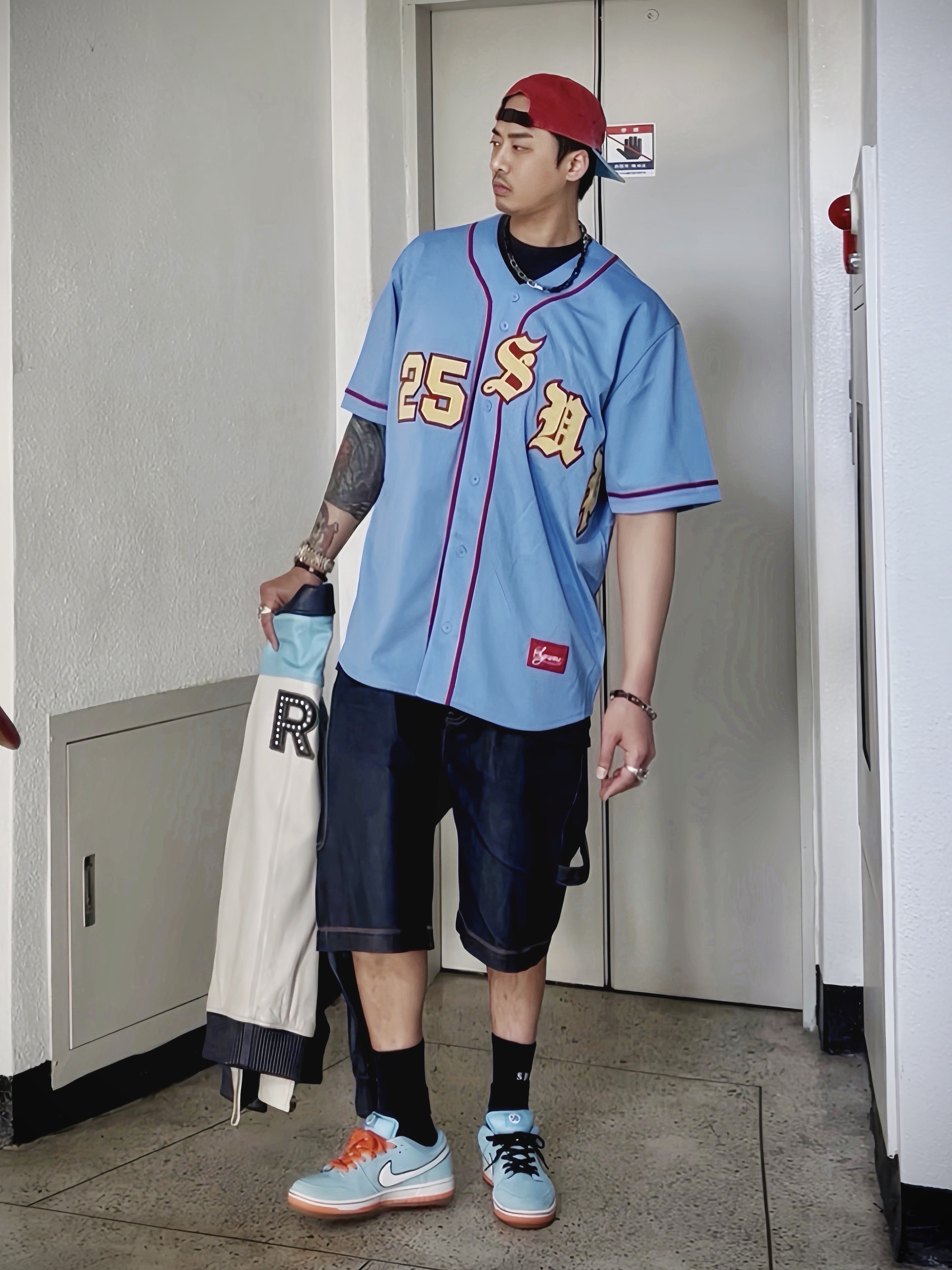 Supreme Pigment 2-Tone Camp Cap Red - 24SS, Supreme Hardcore T-Shirt Black - 25SS 착용 스타일