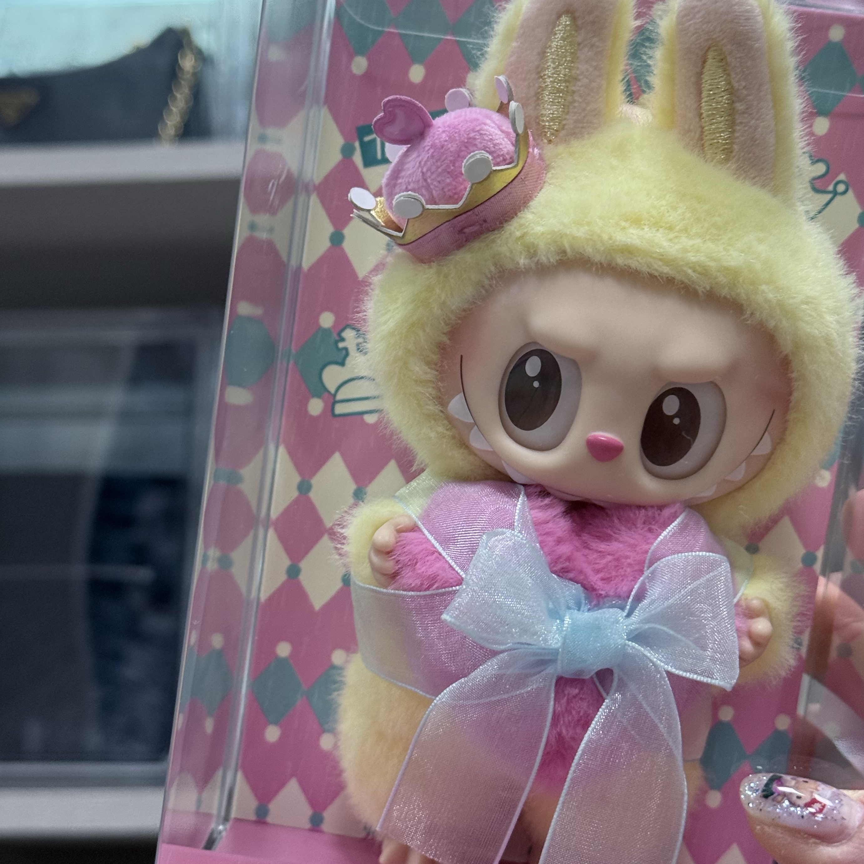 Pop Mart The Monsters Checkmate Series Plush Keyring 착용 스타일