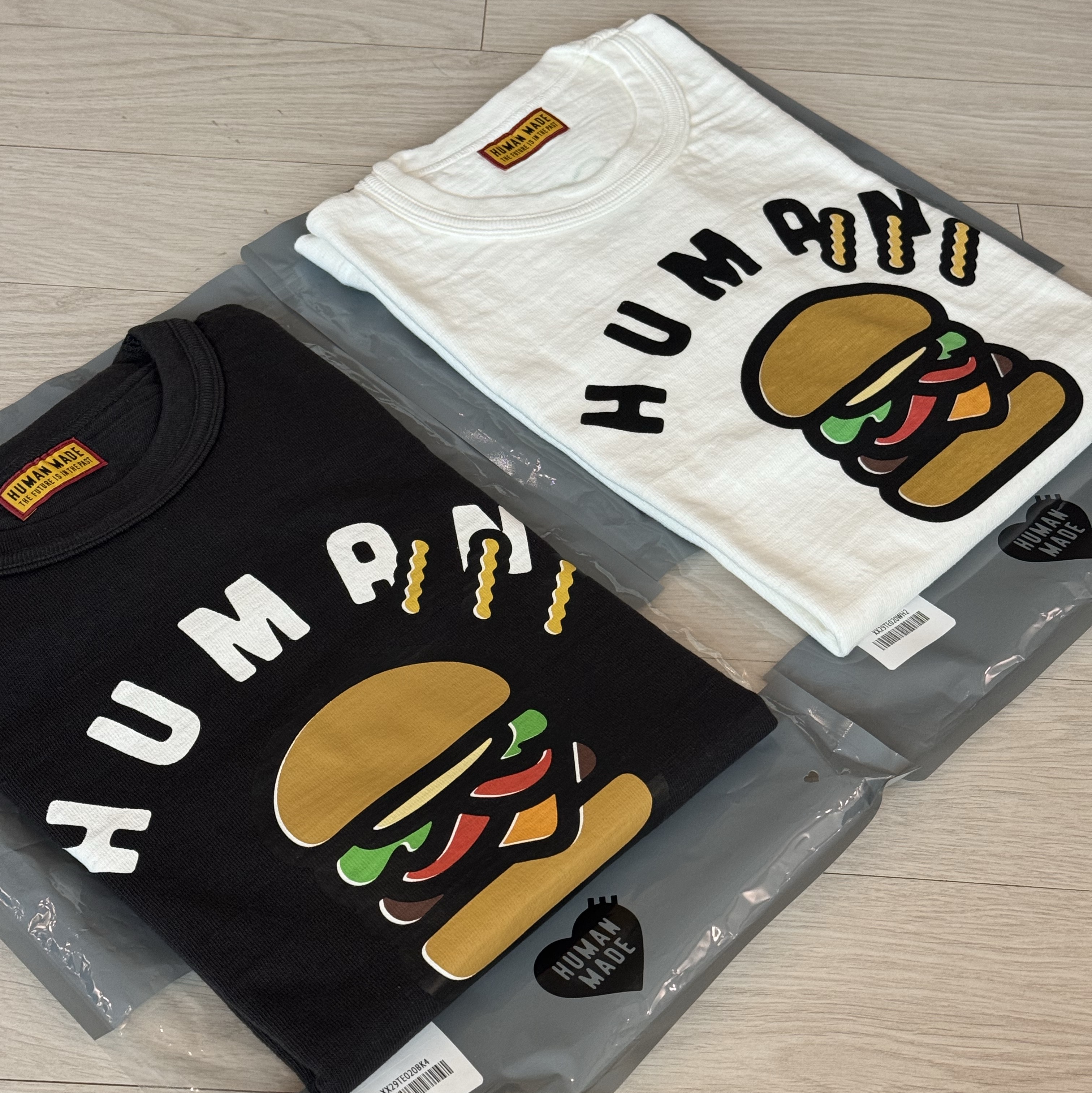 Human Made x Shake Shack T-Shirt White, Human Made x Shake Shack T-Shirt Black 착용 스타일 - 1