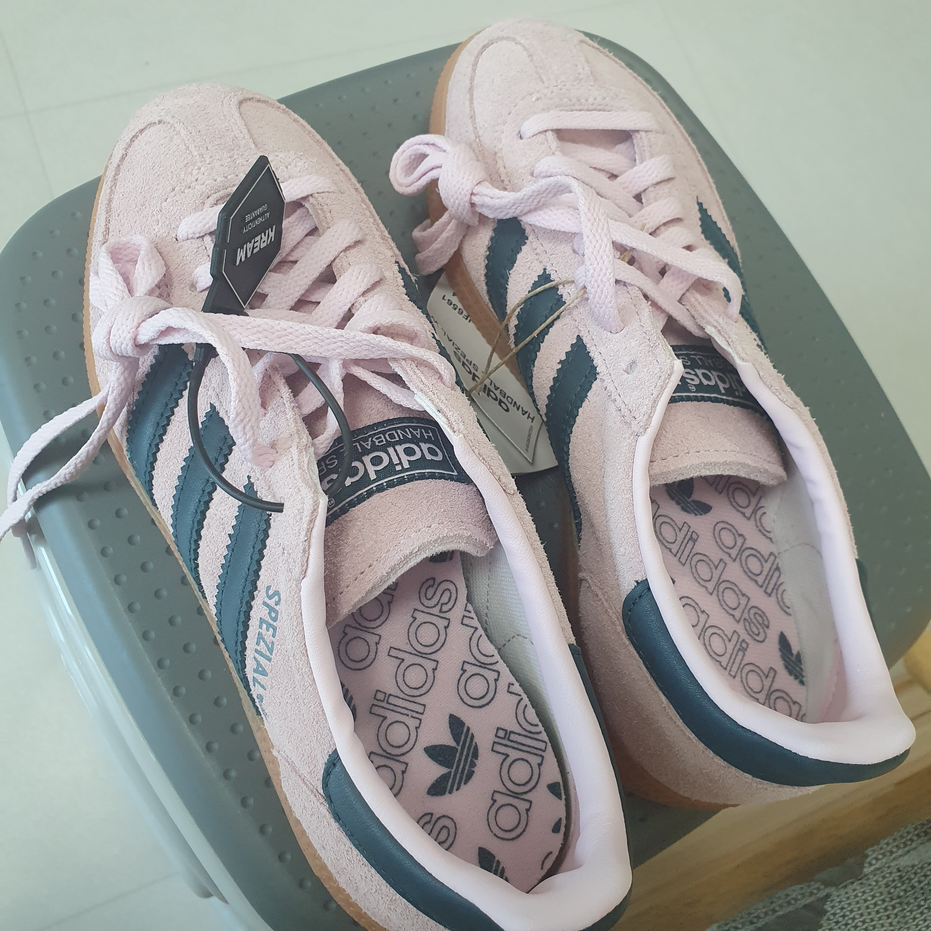 (W) Adidas Spezial Handball Clear Pink 착용 스타일