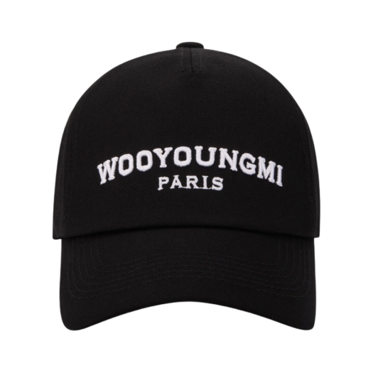 우영미 화이트 자수 로고 볼캡 블랙