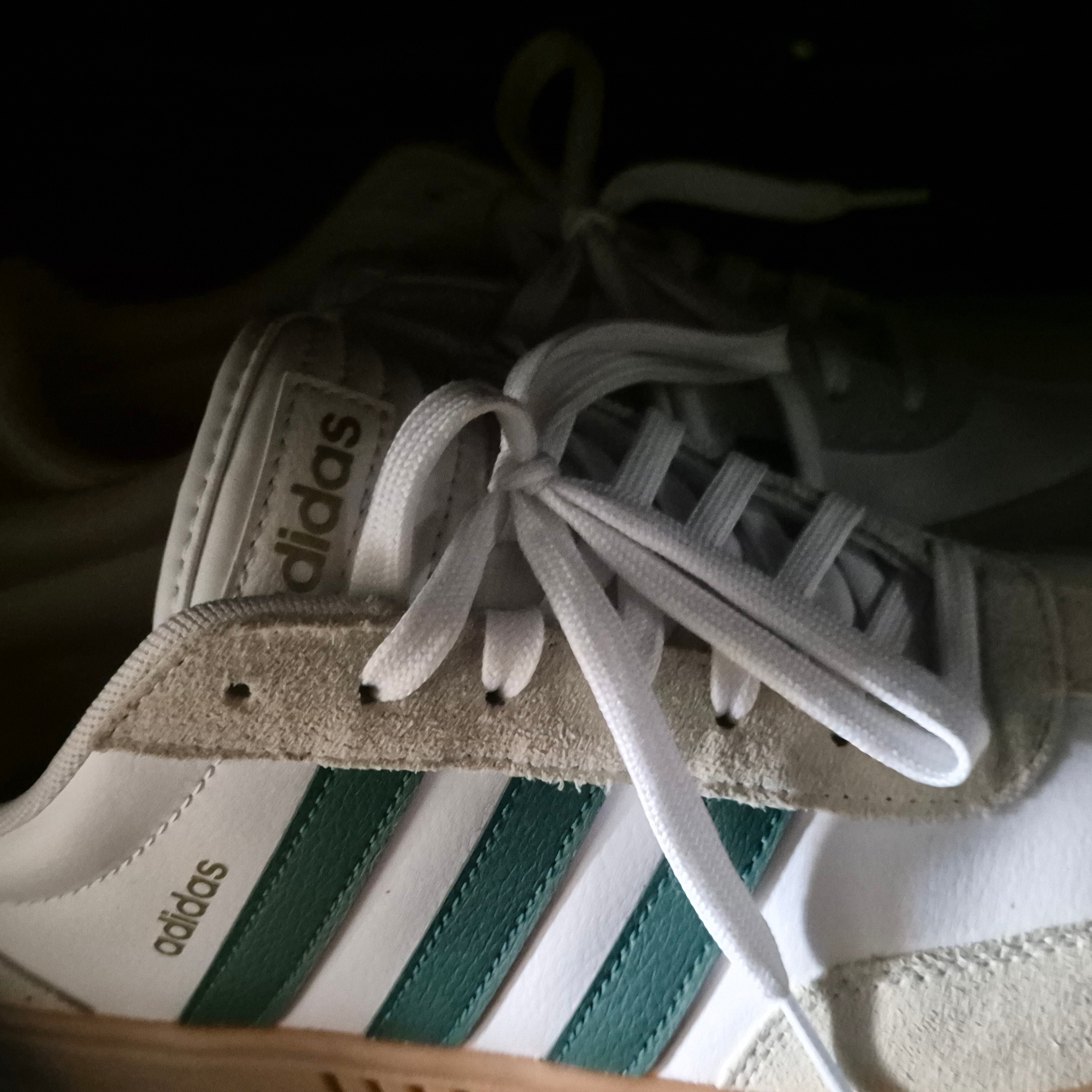 Adidas Gradas Collegiate Green 착용 스타일