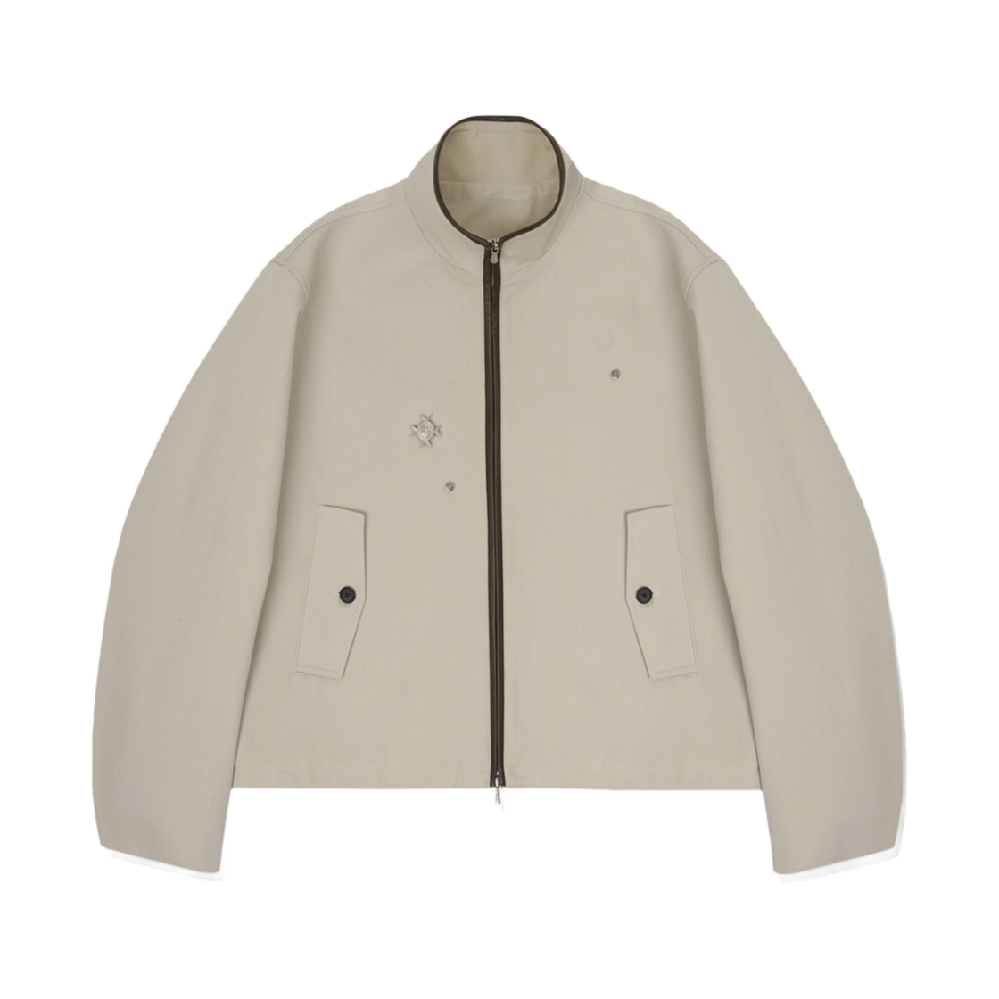 에스티유 레더 파이핑 하이넥 자켓 아이보리 + 메달 스냅 브로치 동봉(STU Leather Piping High Neck Jacket Ivory with Medal Snap Brooch)