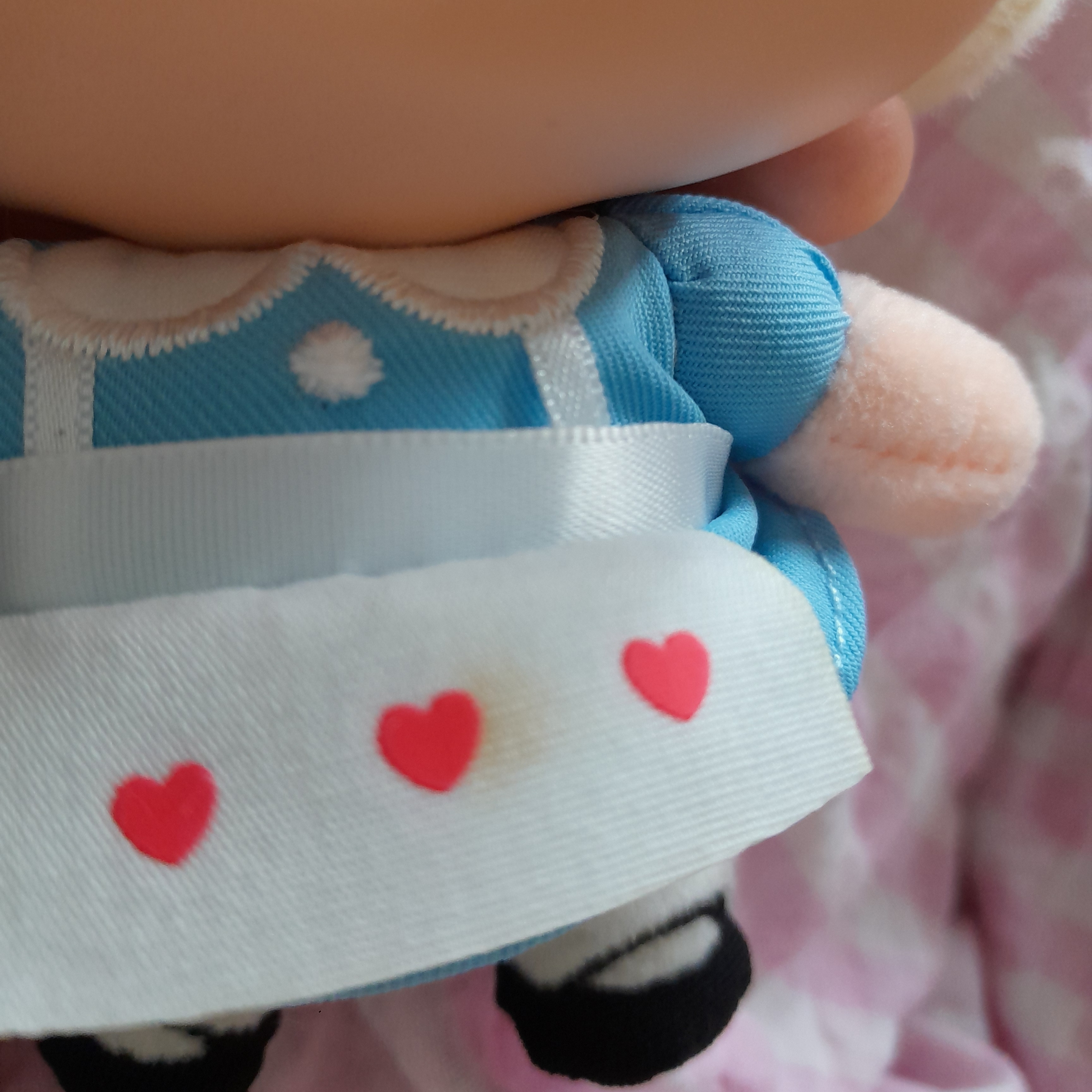 Pop Mart Crybaby Crying Again Series Plush Keyring Sealed Case (6 Blind Boxes) 착용 스타일