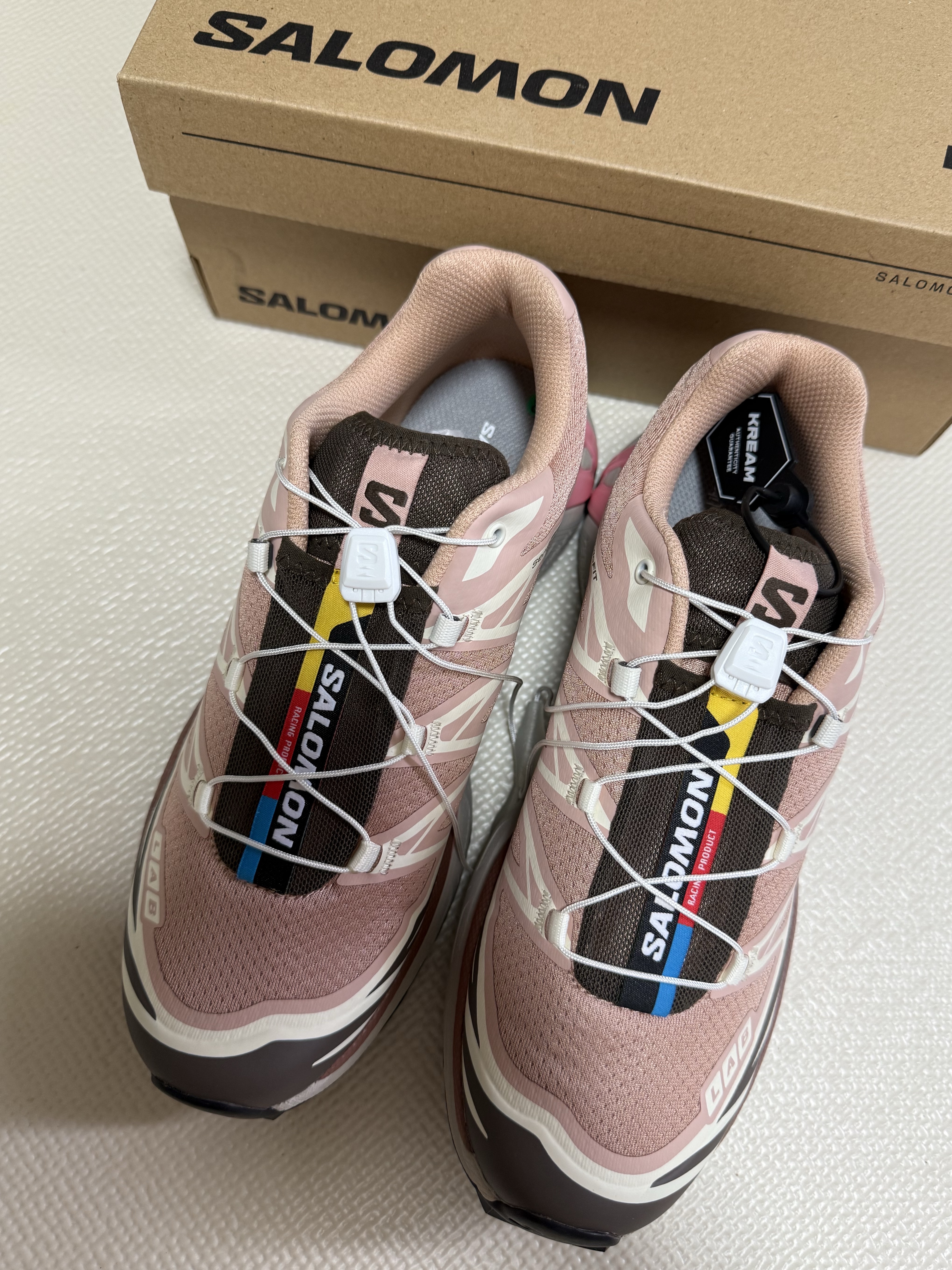 Salomon XT-6 Mahogany Rose Earth Brown 착용 스타일 - 3