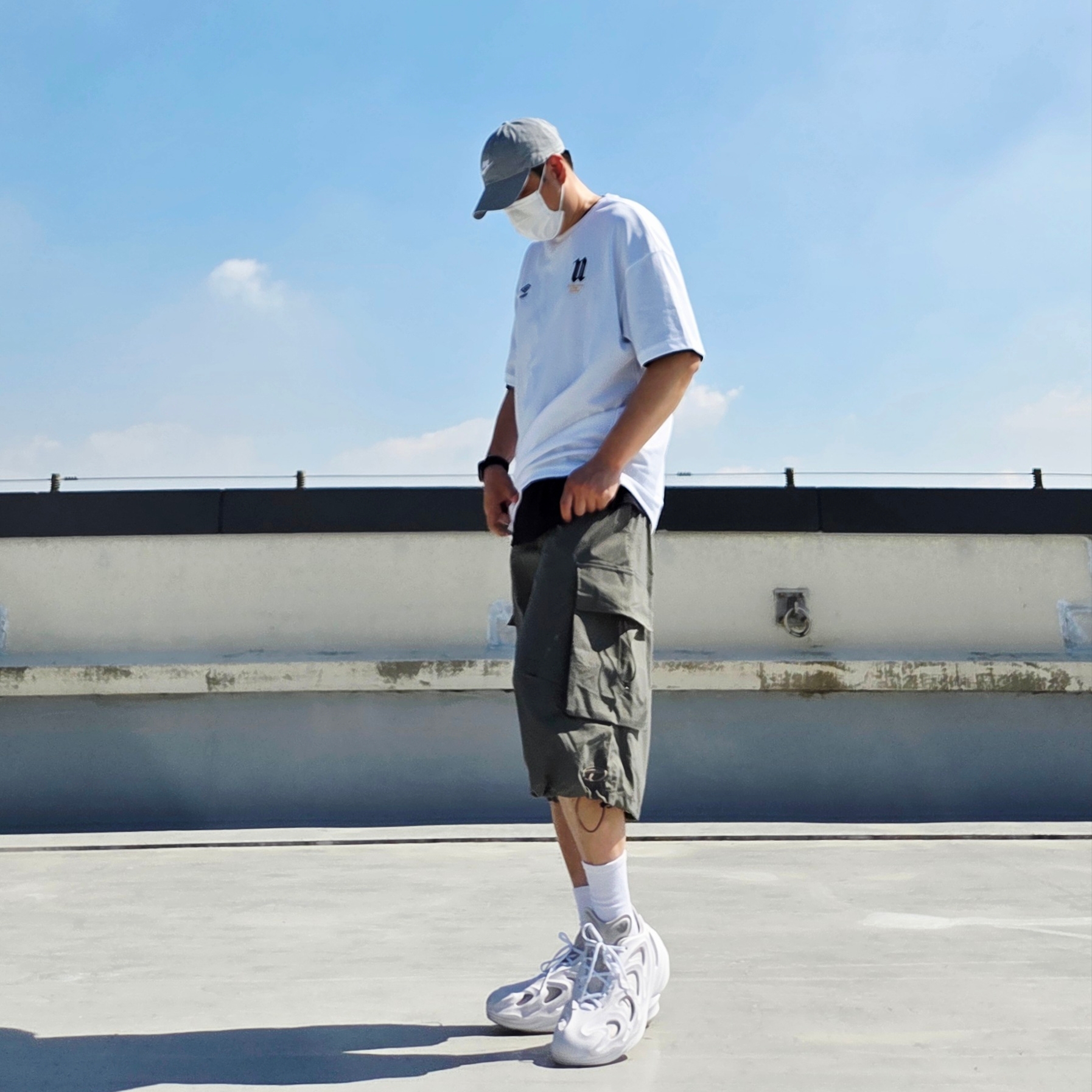 Nike Heritage 86 Futura Washed Cap Particle Grey, Adidas Adifom Q Cloud White Grey 착용 스타일 - 3