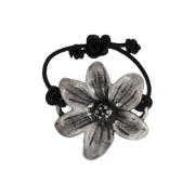 Nff Petal String Ring Black