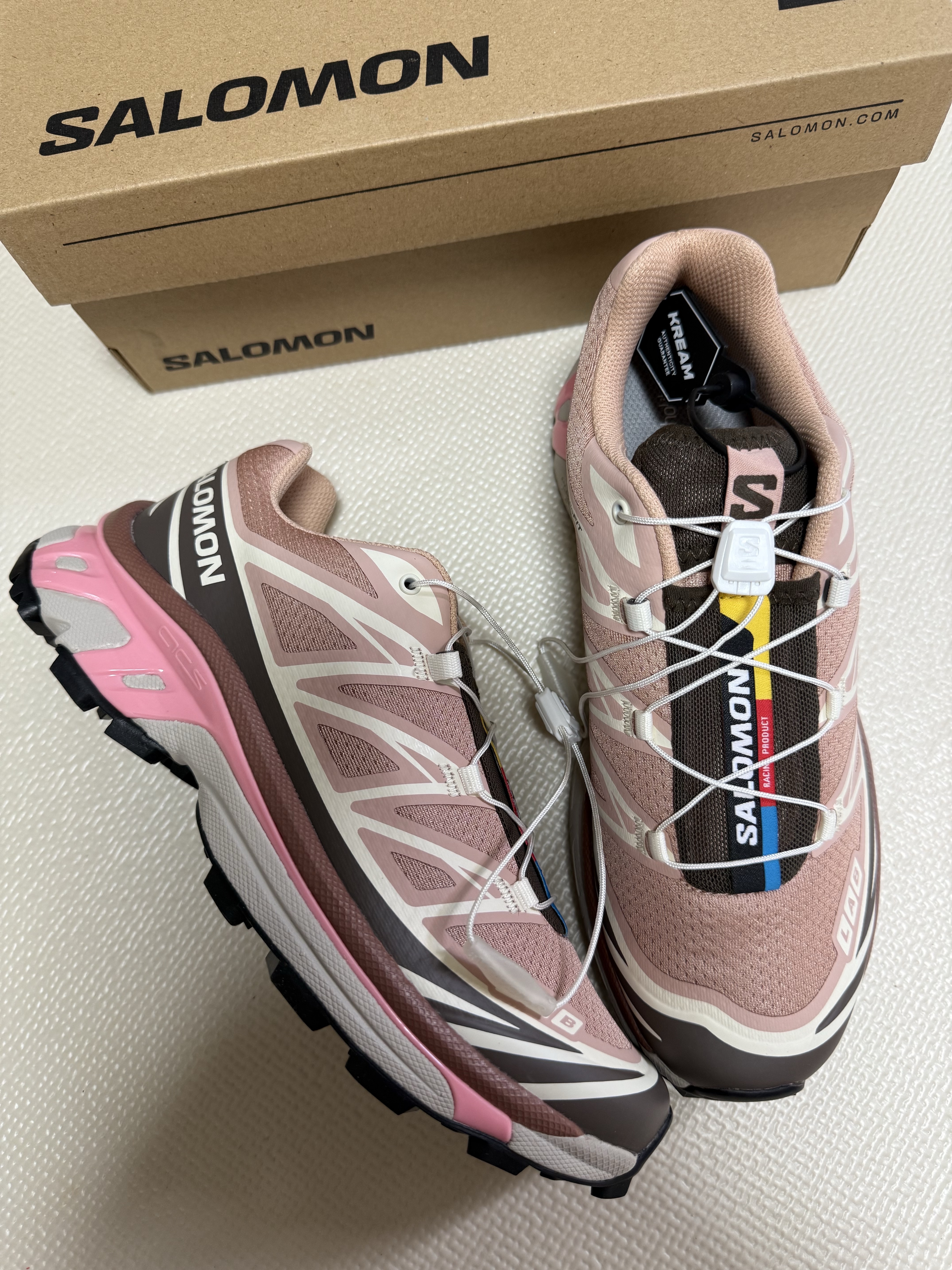 Salomon XT-6 Mahogany Rose Earth Brown 착용 스타일 - 2