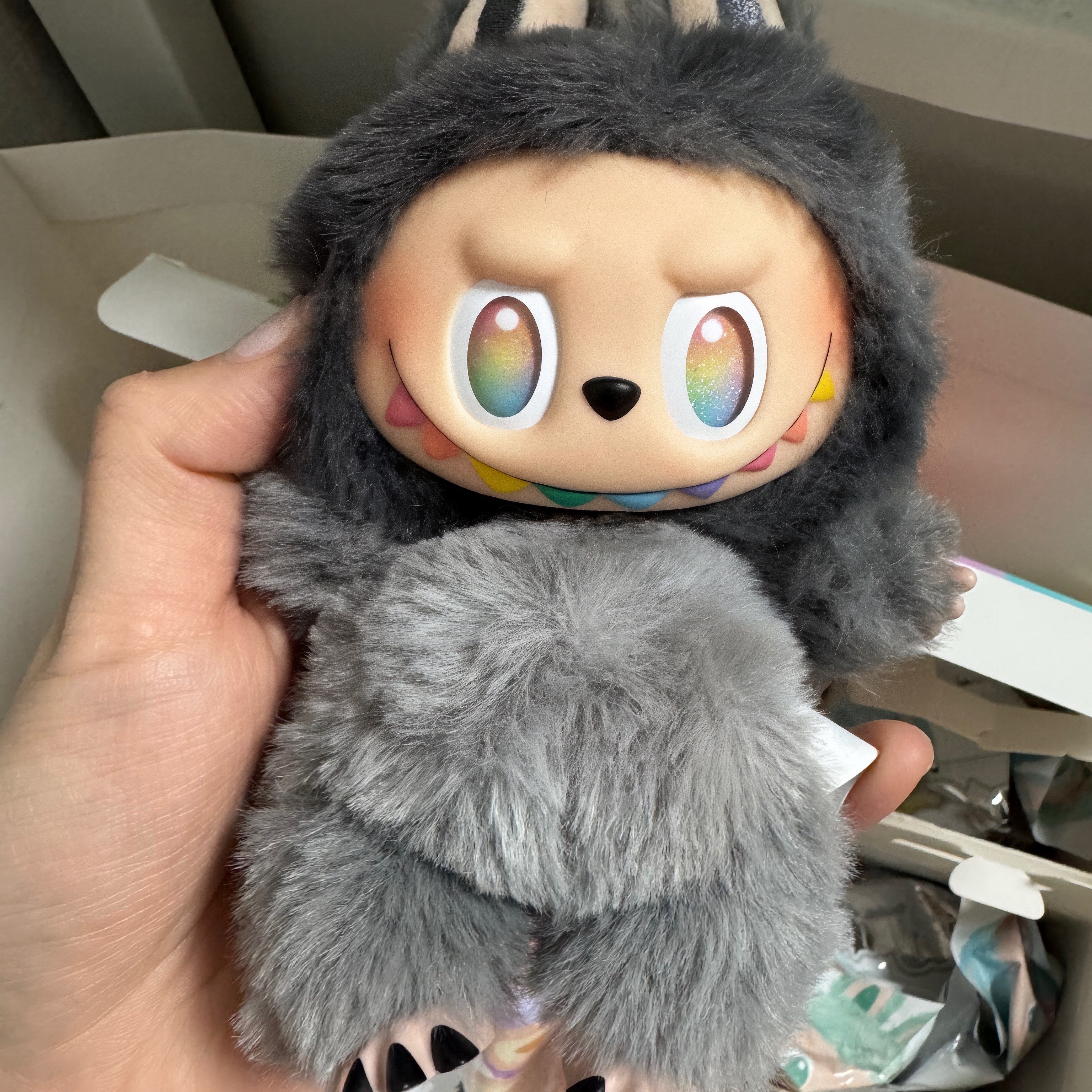 Pop Mart Labubu The Monsters Highlight Series Sealed Case (6 Blind Boxes) 착용 스타일 - 2