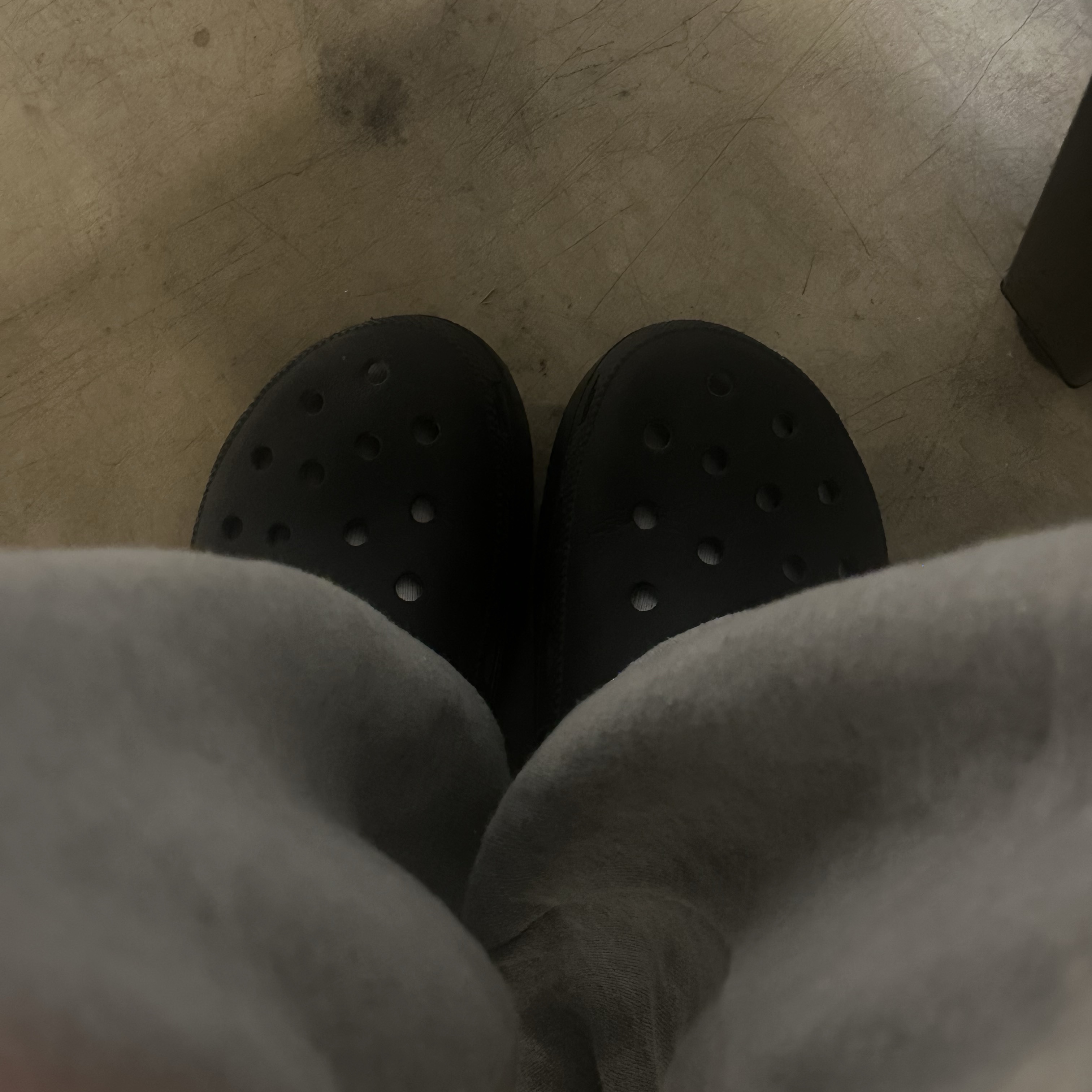 (W) Crocs Classic Platform Clog Black 착용 스타일