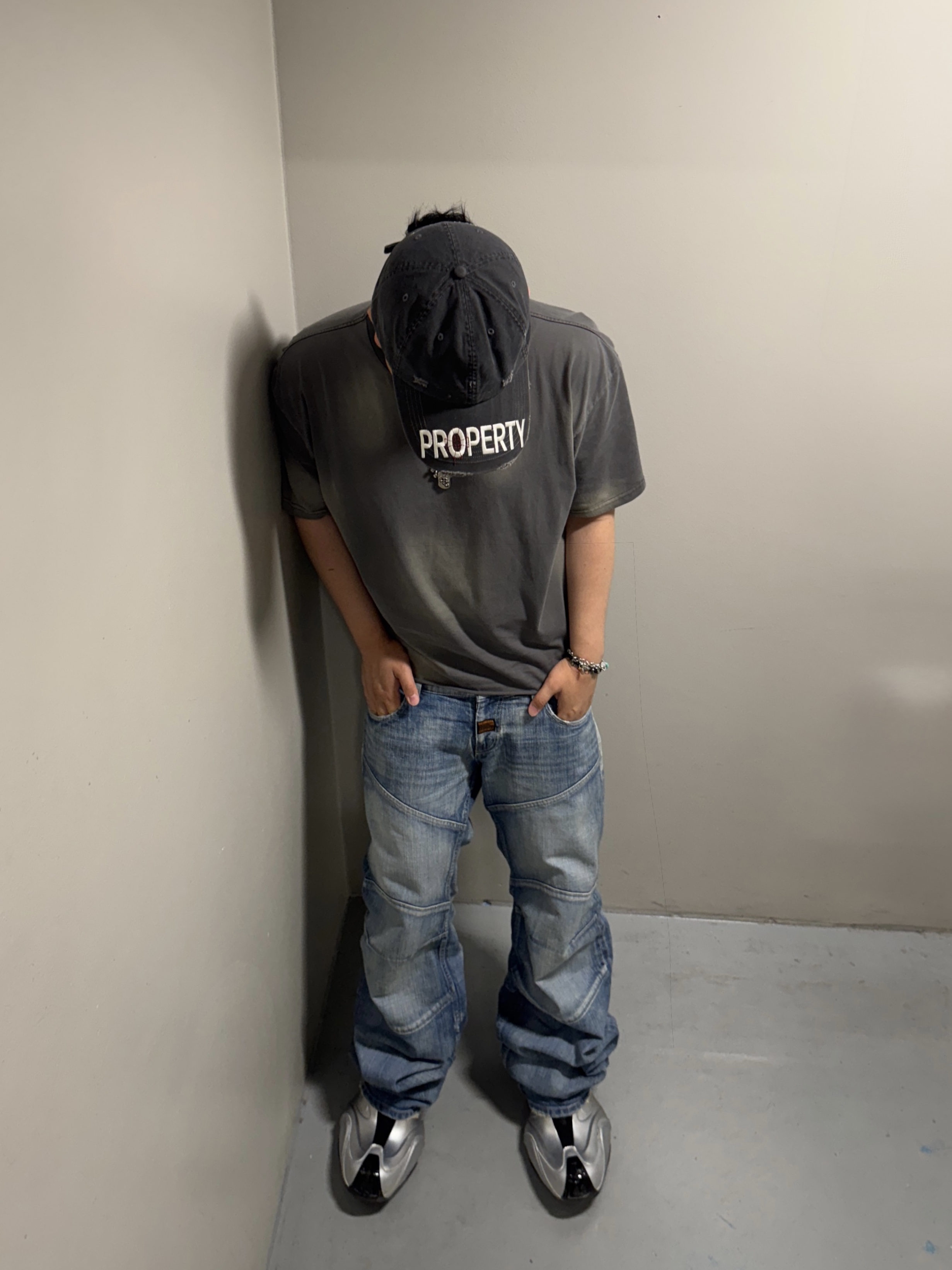 Balenciaga Basketball Sneakers Silver Black, Balenciaga Fitted Low Waist Pants Light Blue 착용 스타일