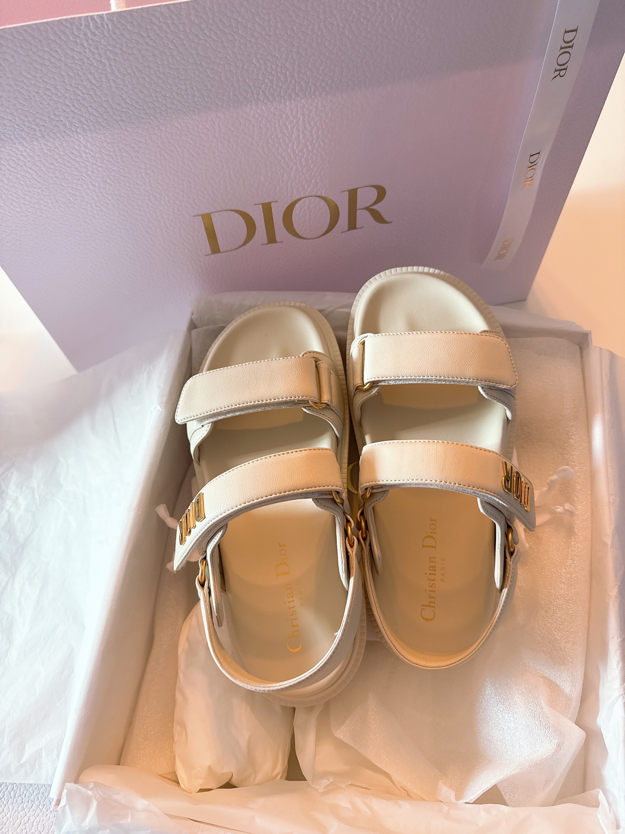 (W) Dioract Sandal Powder Beige Lambskin 착용 스타일 - 1