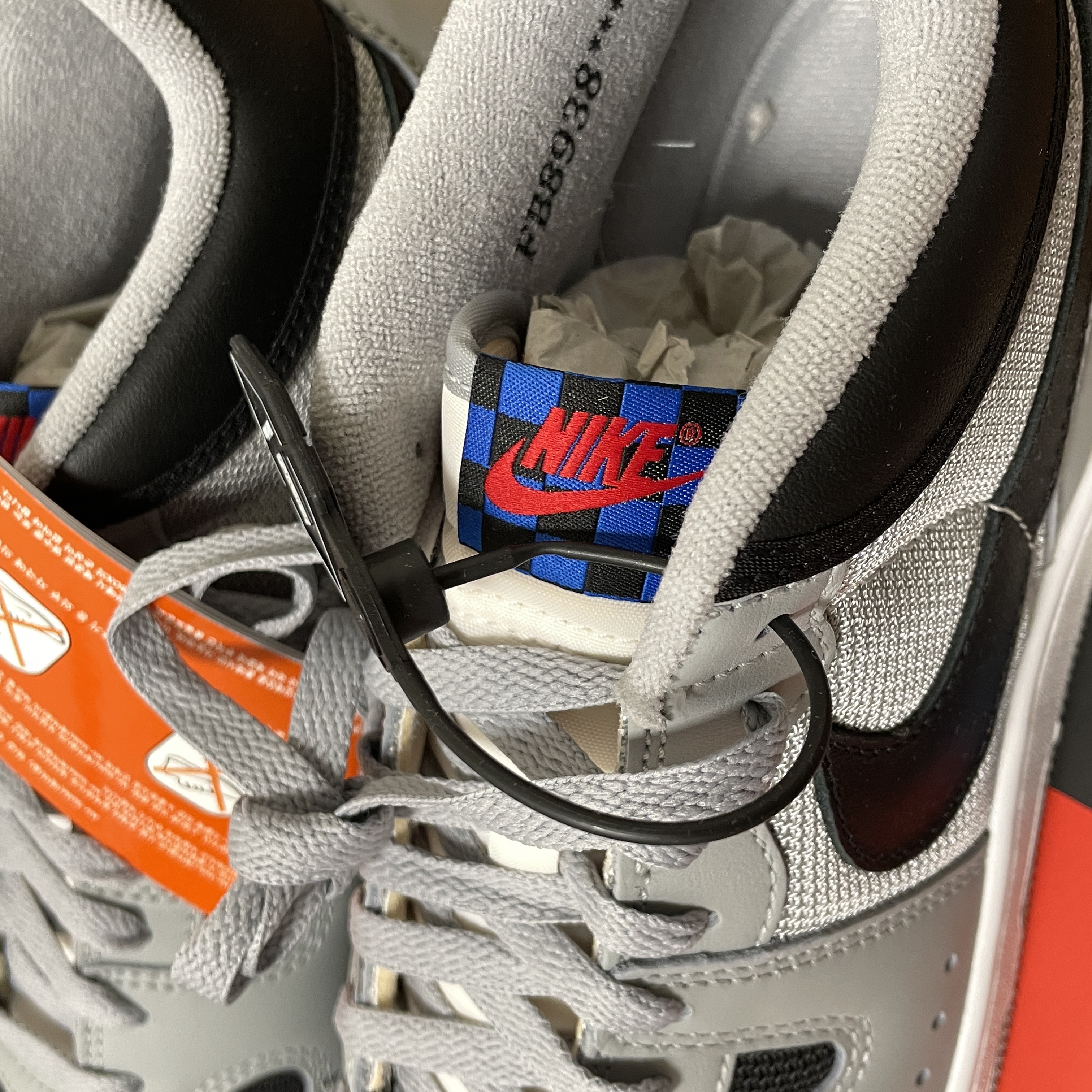 Nike Mac Attack QS SP Light Smoke Grey 착용 스타일 - 1