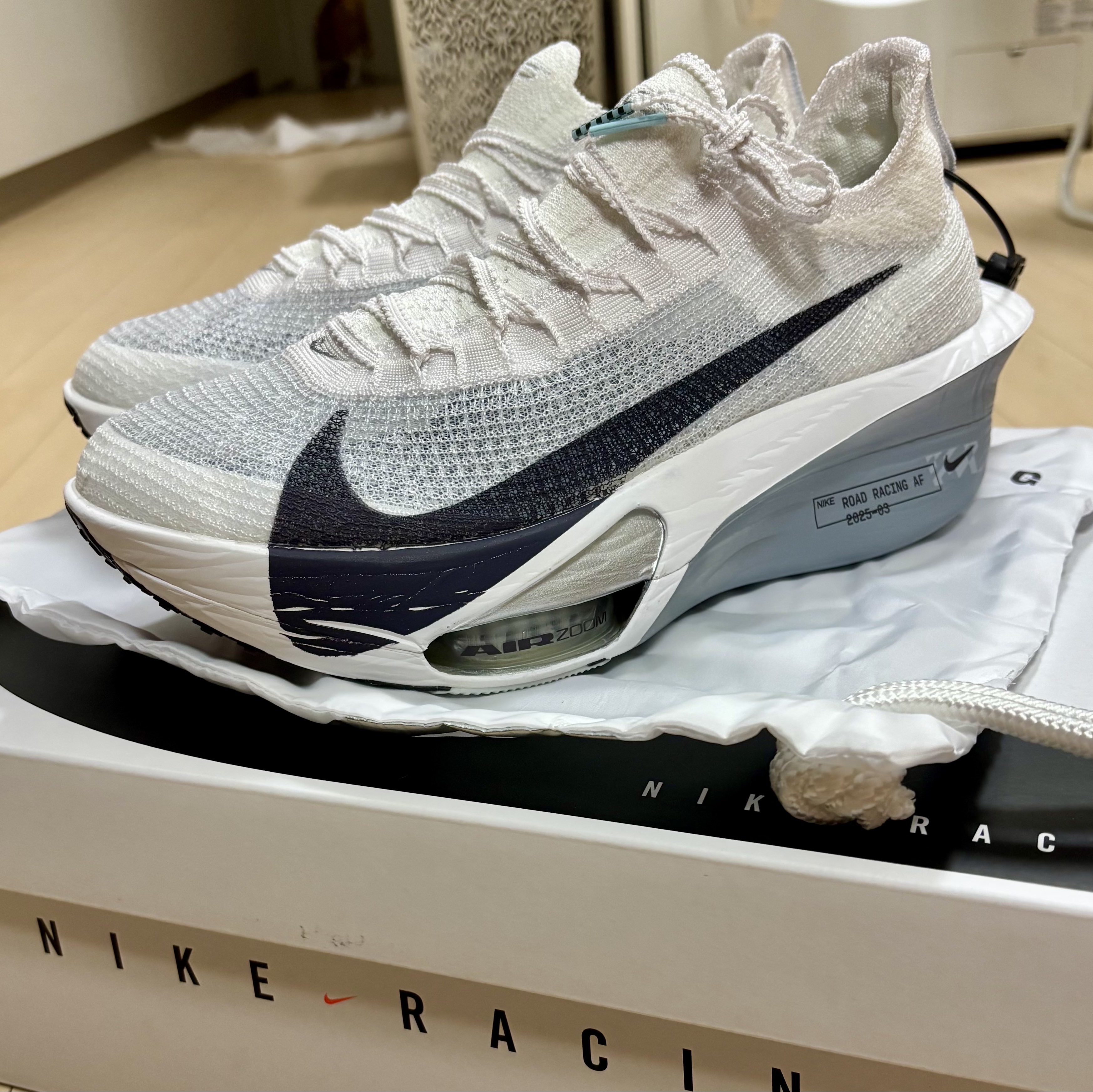 Nike Air Zoom Alphafly Next% 3 White Pure Platinum 착용 스타일 - 3