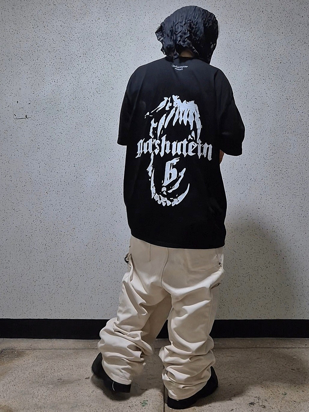 Undermycar Gashutein 6 Dog Teeth Graphic T-Shirt Bright White - 24SS, Undermycar Pure Hardstone Carpenter Pants Ivory - 24FW 착용 스타일 - 2