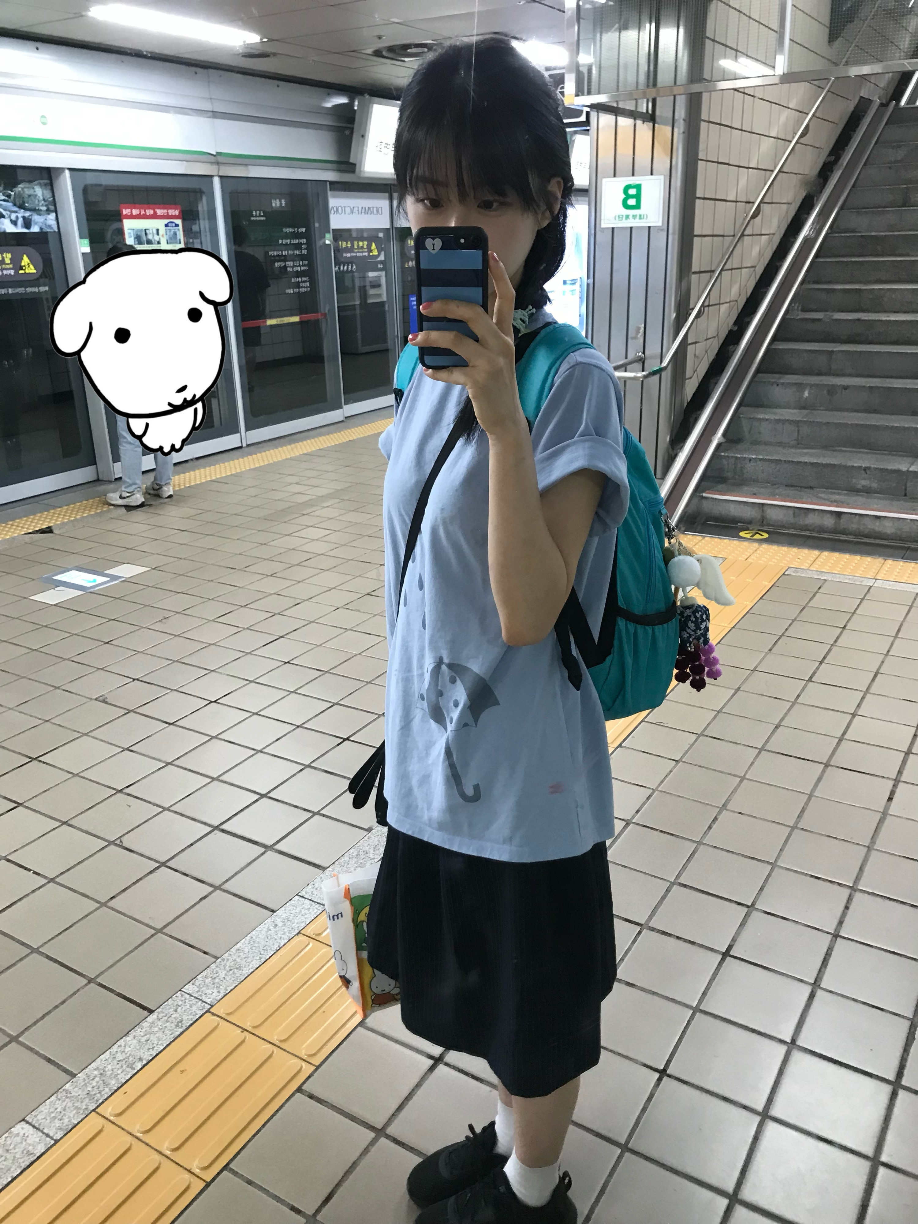 Isummerly Rainy T-shirt-Light Blue, Isummerly Love Walk Backpack Mint 착용 스타일 - 1