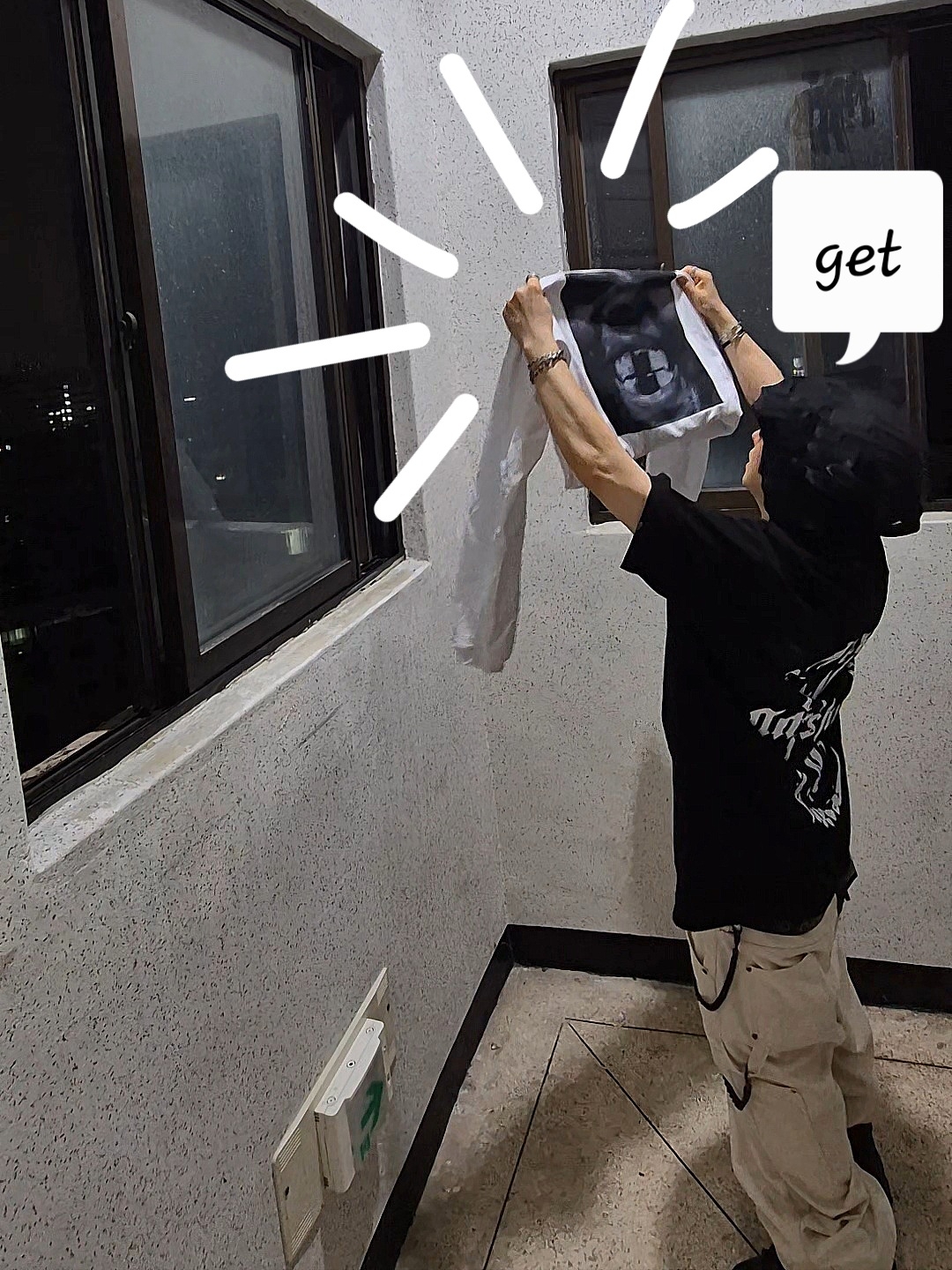 Yeezy Bully LS-01 Long Sleeve T-Shirt White, Undermycar Gashutein 6 Dog Teeth Graphic T-Shirt Bright White - 24SS 착용 스타일 - 1