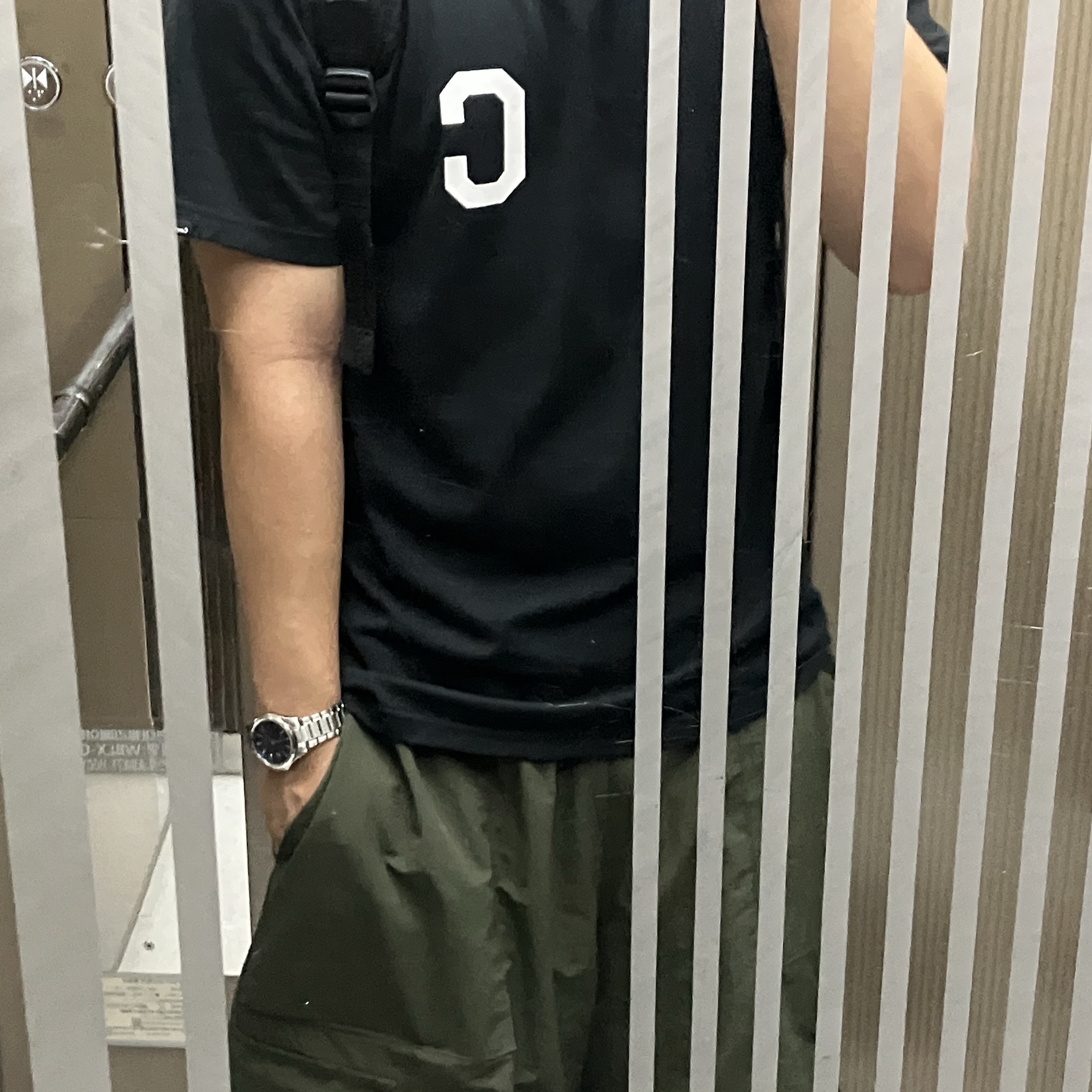 Casio MTP-1183A-2A, Covernat Cool Cotton C Logo T-Shirt Black 착용 스타일