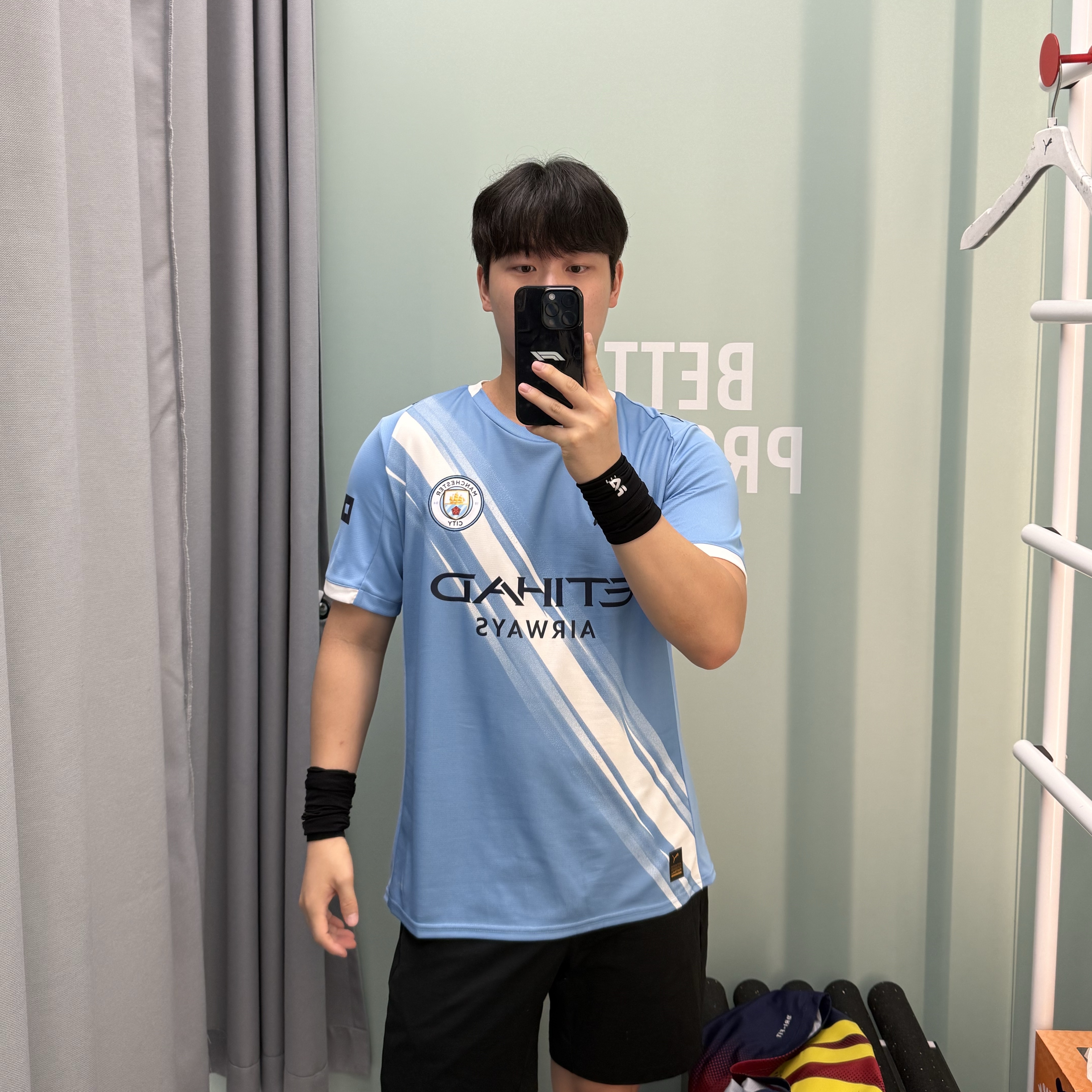 Salomon XT-6 ADV Black, Puma Manchester City 2025/26 Home Replica Jersey Team Light Blue (Non Marking Ver.) 착용 스타일 - 2