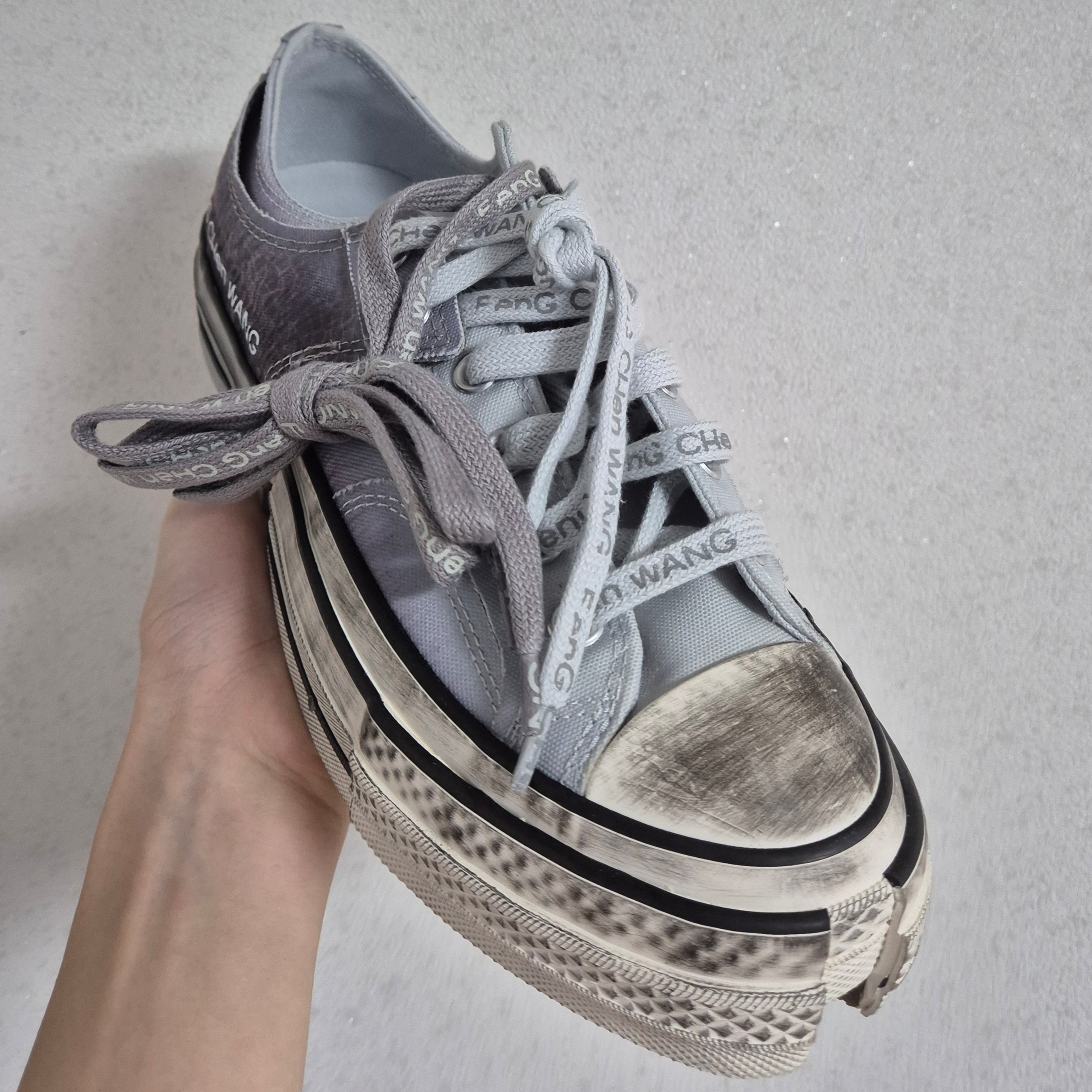 Converse x Feng Chen Wang Chuck 70 Ox 2-in-1 Grey 착용 스타일 - 1