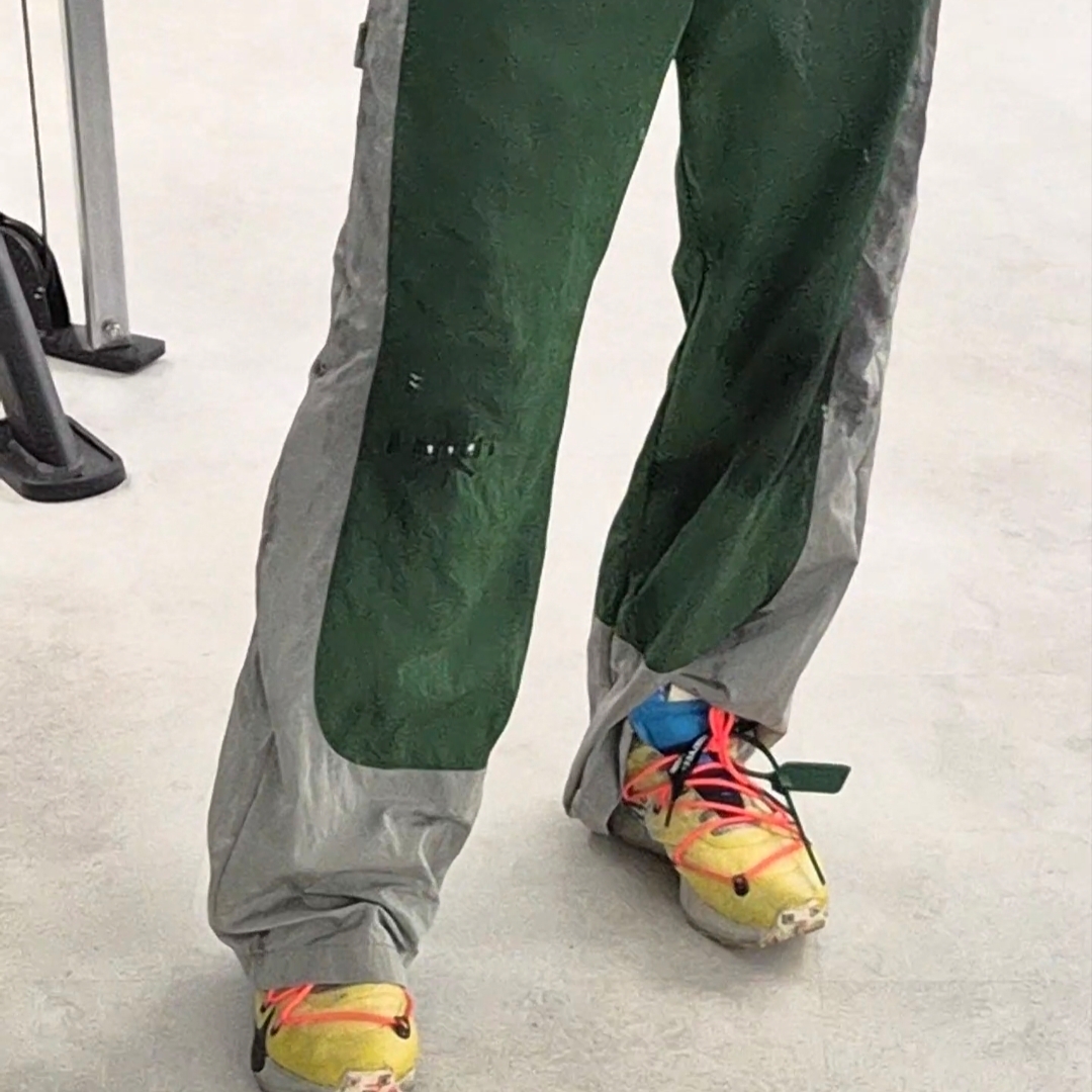 Jordan x Off-White Track Pants Forest Green - Asia, (W) Nike x Off-White Vapor Street Tour Yellow 착용 스타일 - 2