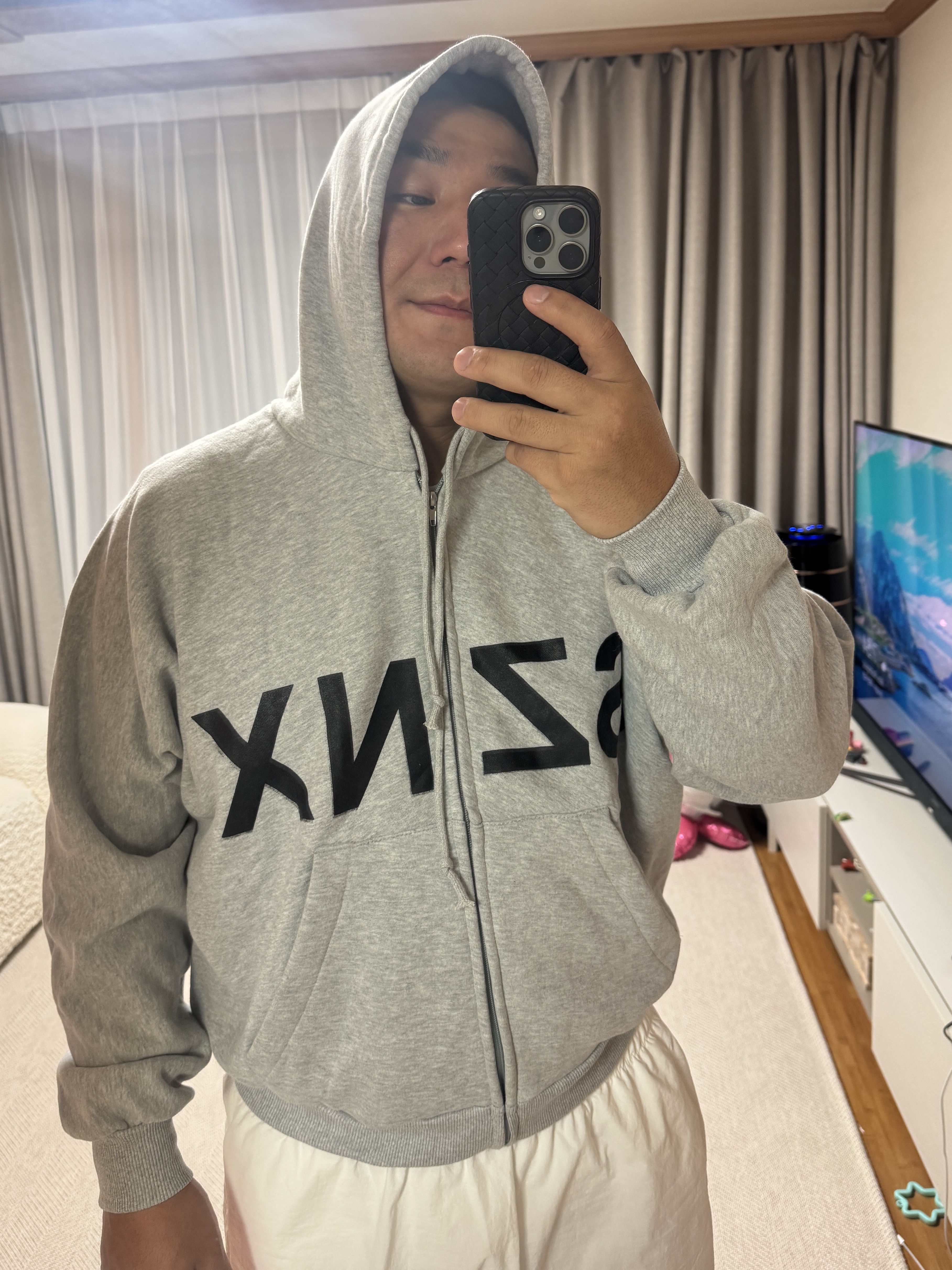 Yeezy HD-10 Grey - Korea Limited, Yeezy x Gosha Rubchinskiy Vulture WB-01 Jacket White 착용 스타일 - 2