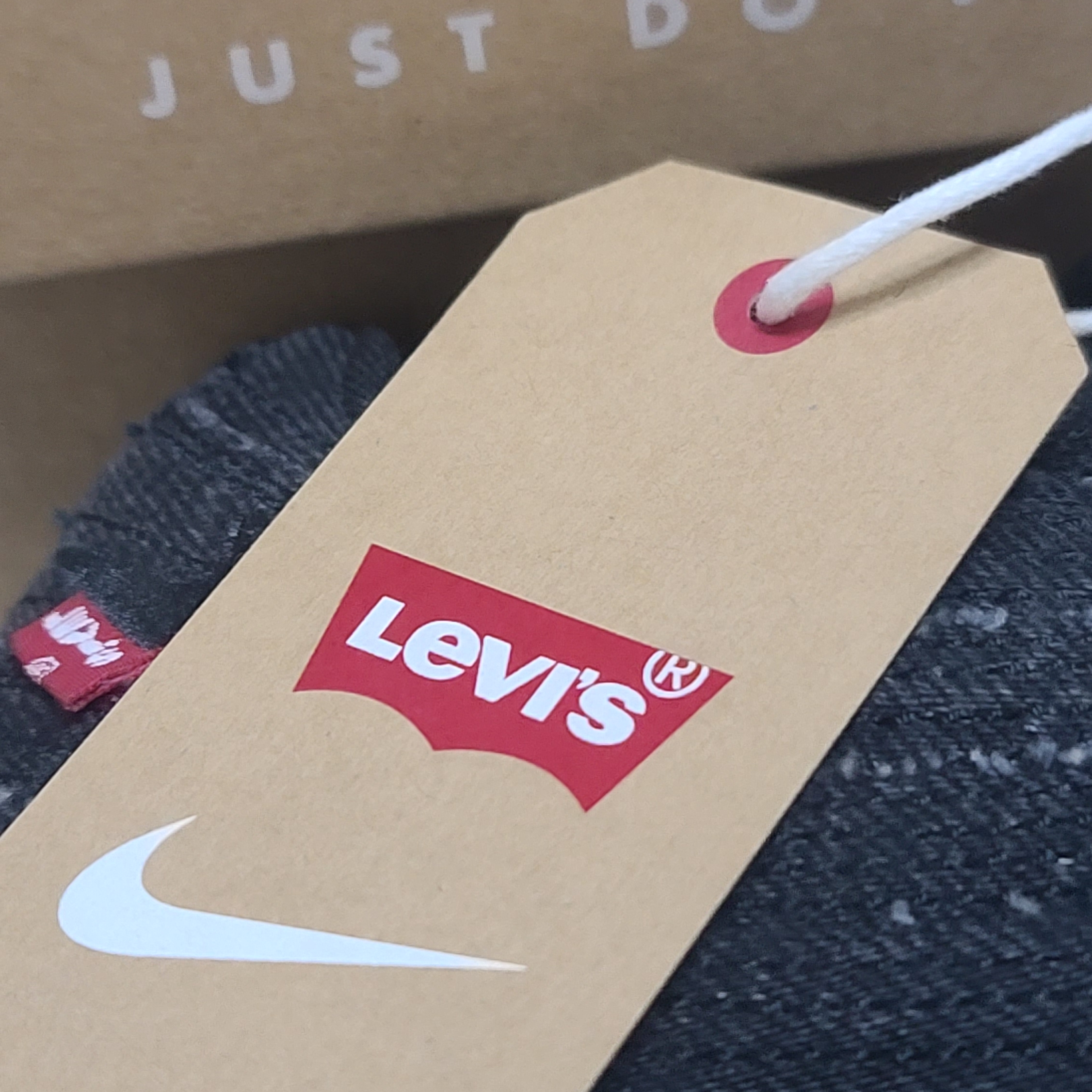 Nike x Levi's Air Max 95 Black 착용 스타일 - 2