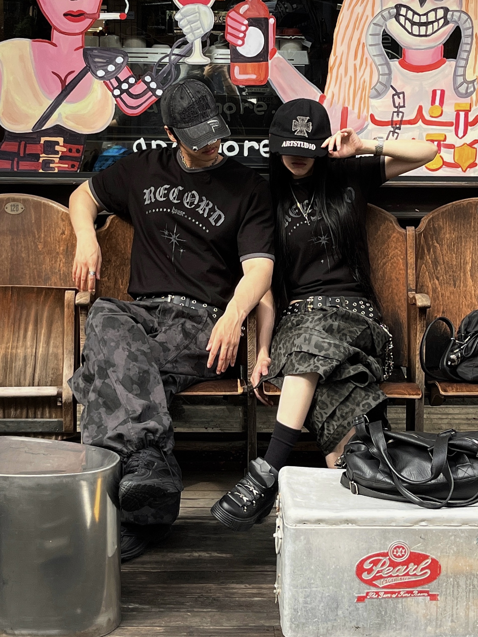 SLOW RECORD HOUSE Unisex RECORD Ringer Tee Black 착용 스타일 - 10