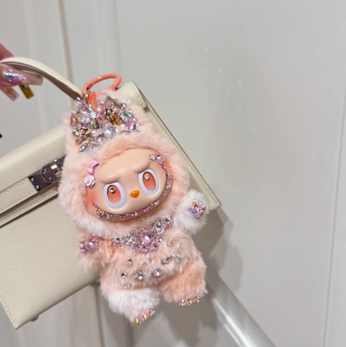 Pop Mart Labubu The Monsters Highlight Series Happiness Keyring (Opened Case) 착용 스타일