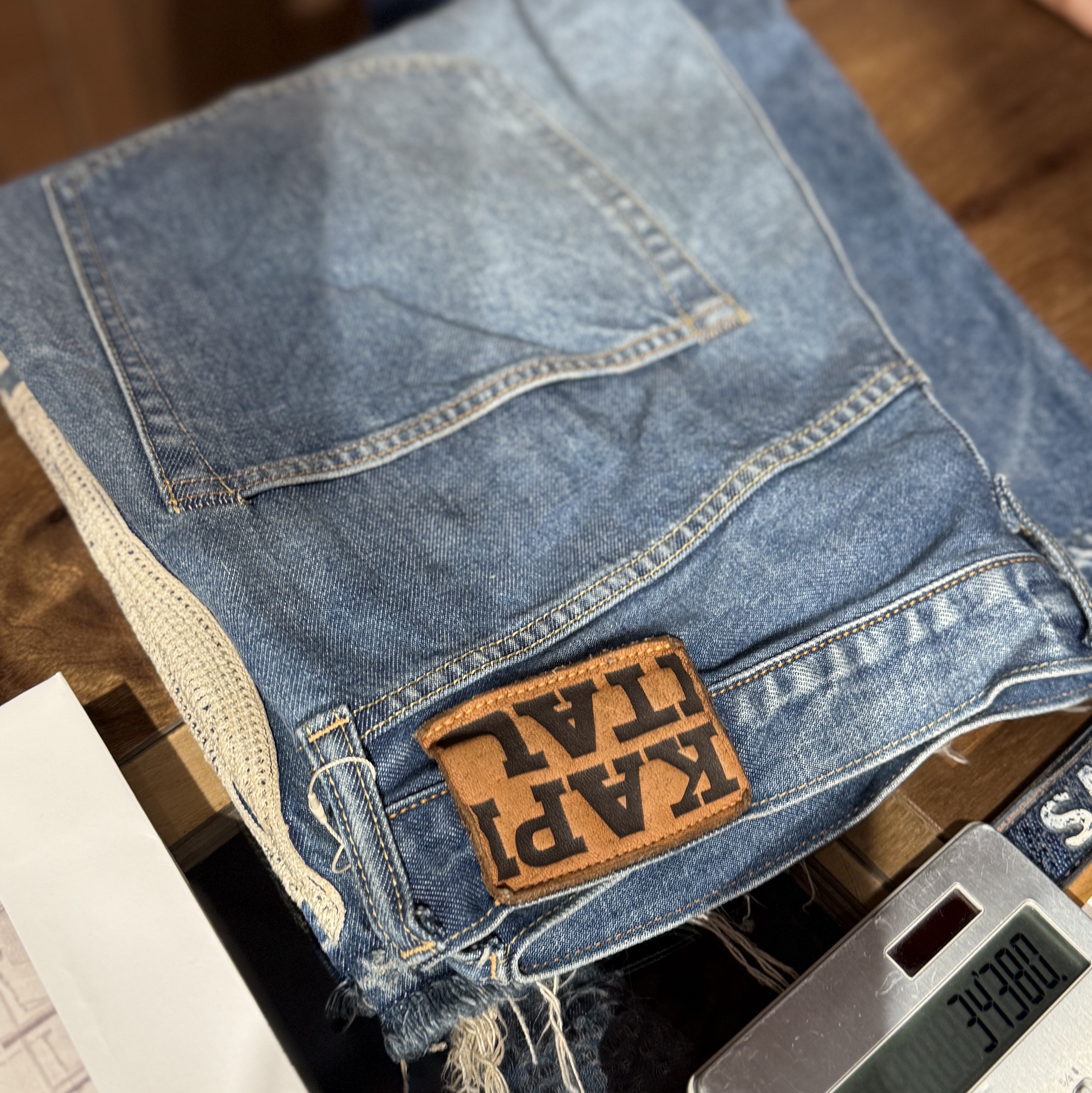 Kapital 14 oz. Denim 5P Bone Embroidery Short Pants Indigo (Processing) 착용 스타일