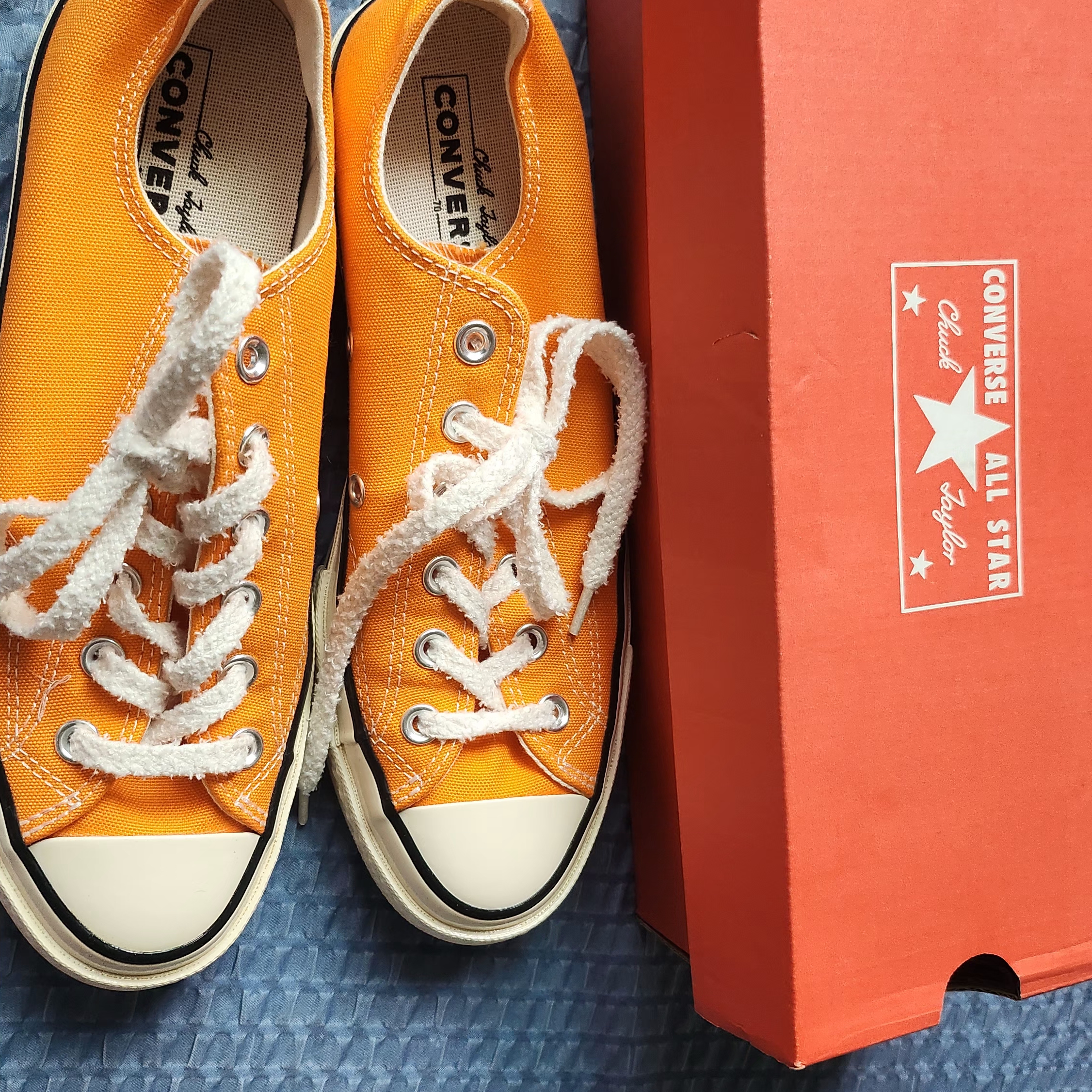 Converse Chuck 70 Ox Vintage Canvas Orange Rind 착용 스타일