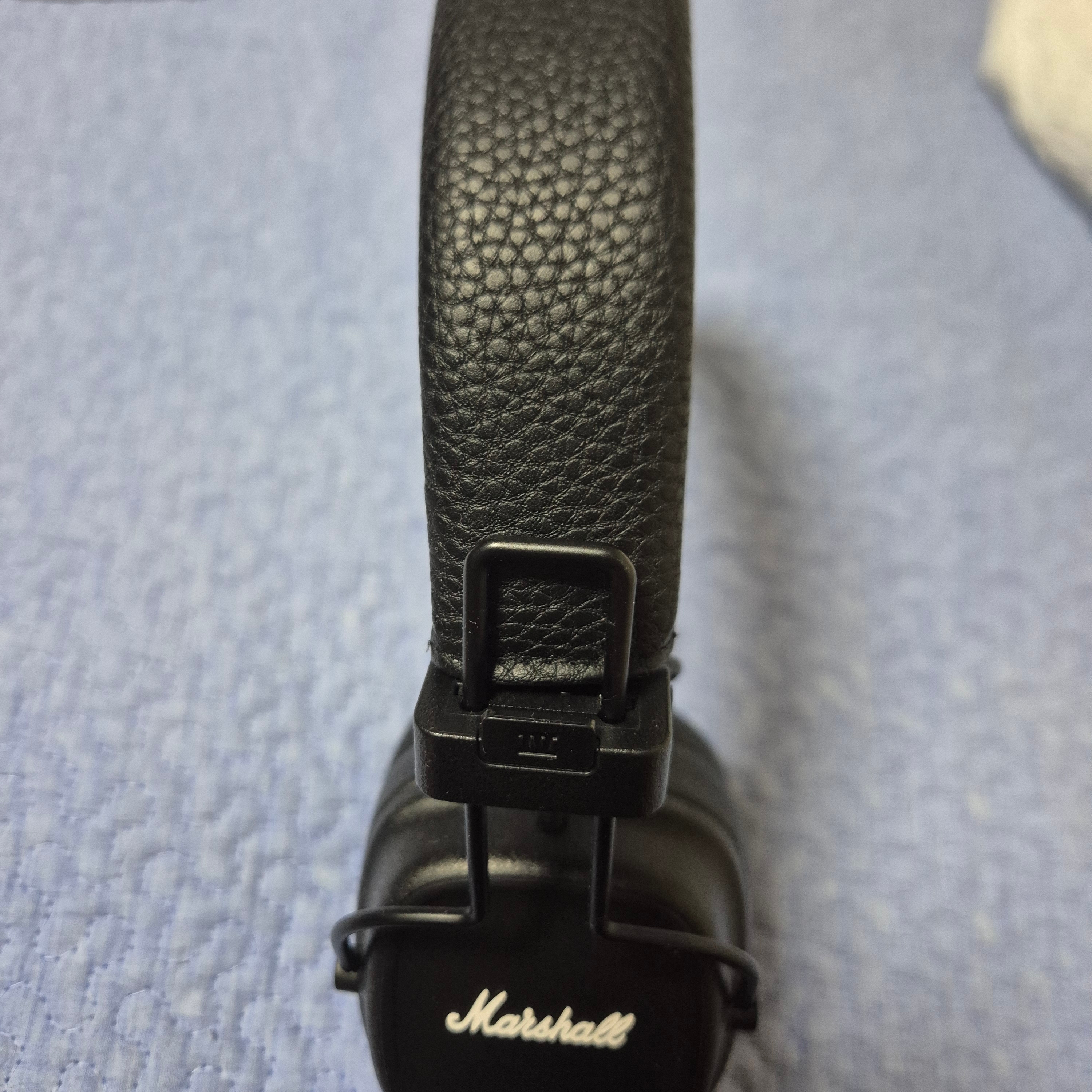 Marshall Major IV Black (Korean Ver.) 착용 스타일