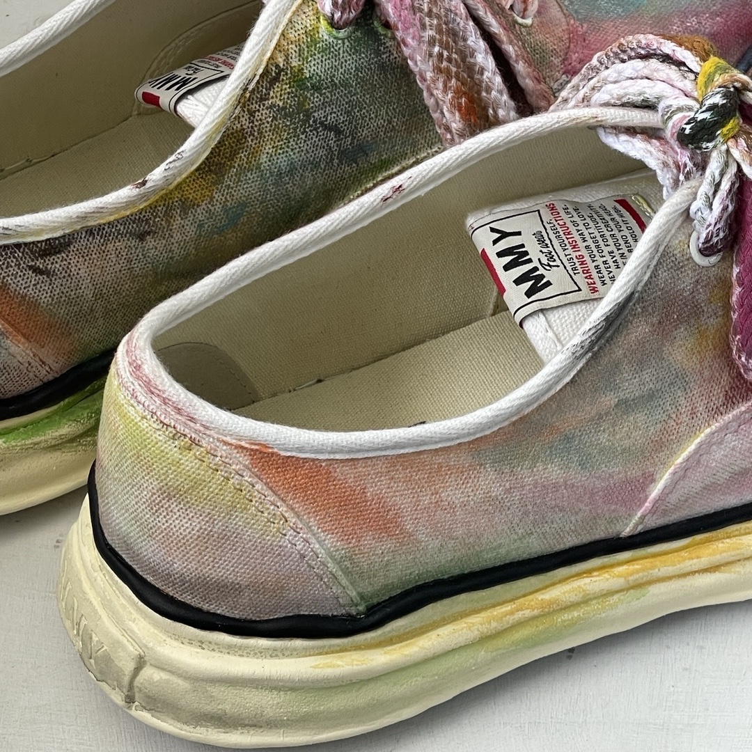 Maison Mihara Yasuhiro Peterson OG Sole Canvas Low-top Sneakers Natural, Maison Mihara Yasuhiro Blakey OG Sole Canvas Low-top Sneakers Black White 착용 스타일 - 2