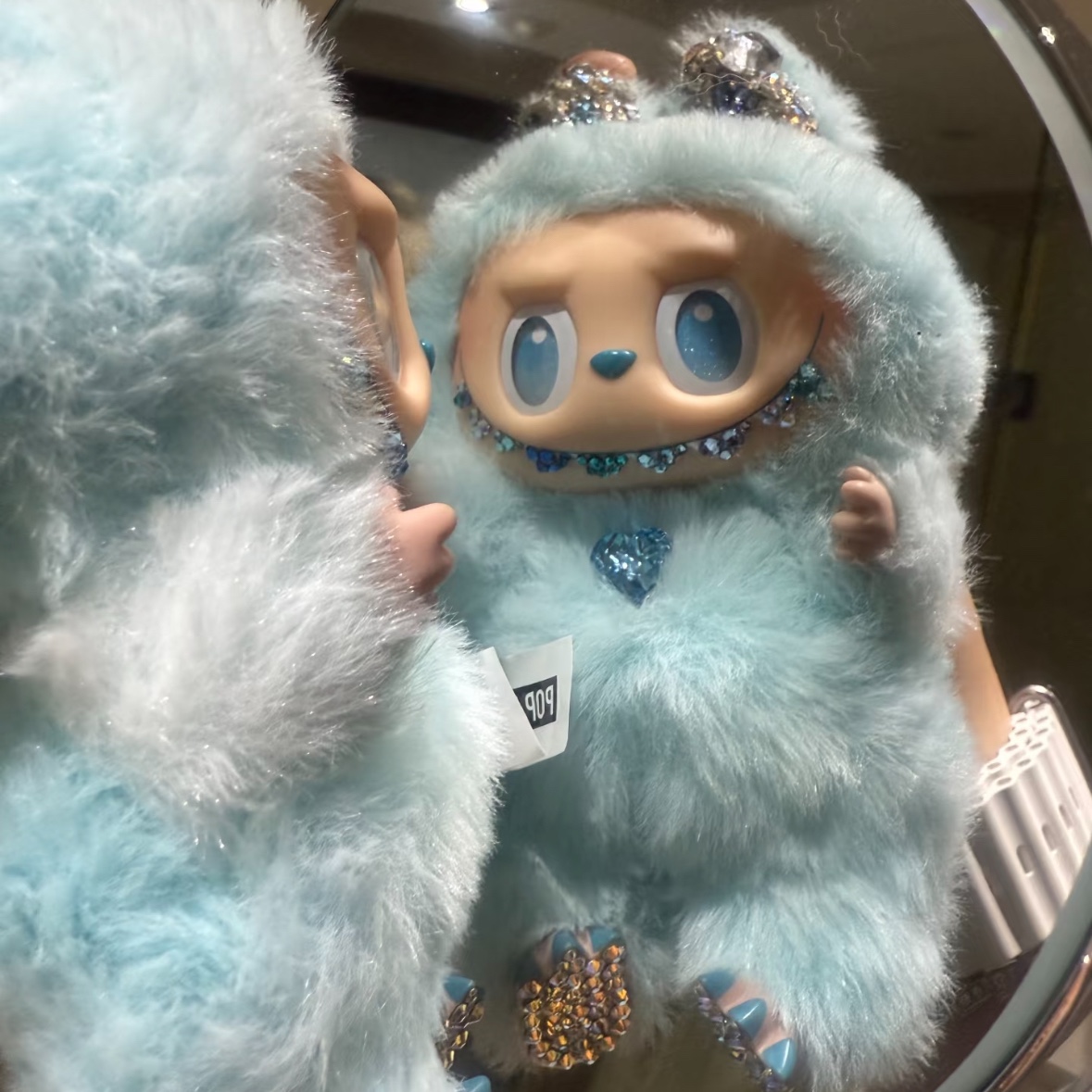 Pop Mart Labubu The Monsters Highlight Series Hope Keyring (Opened Case) 착용 스타일