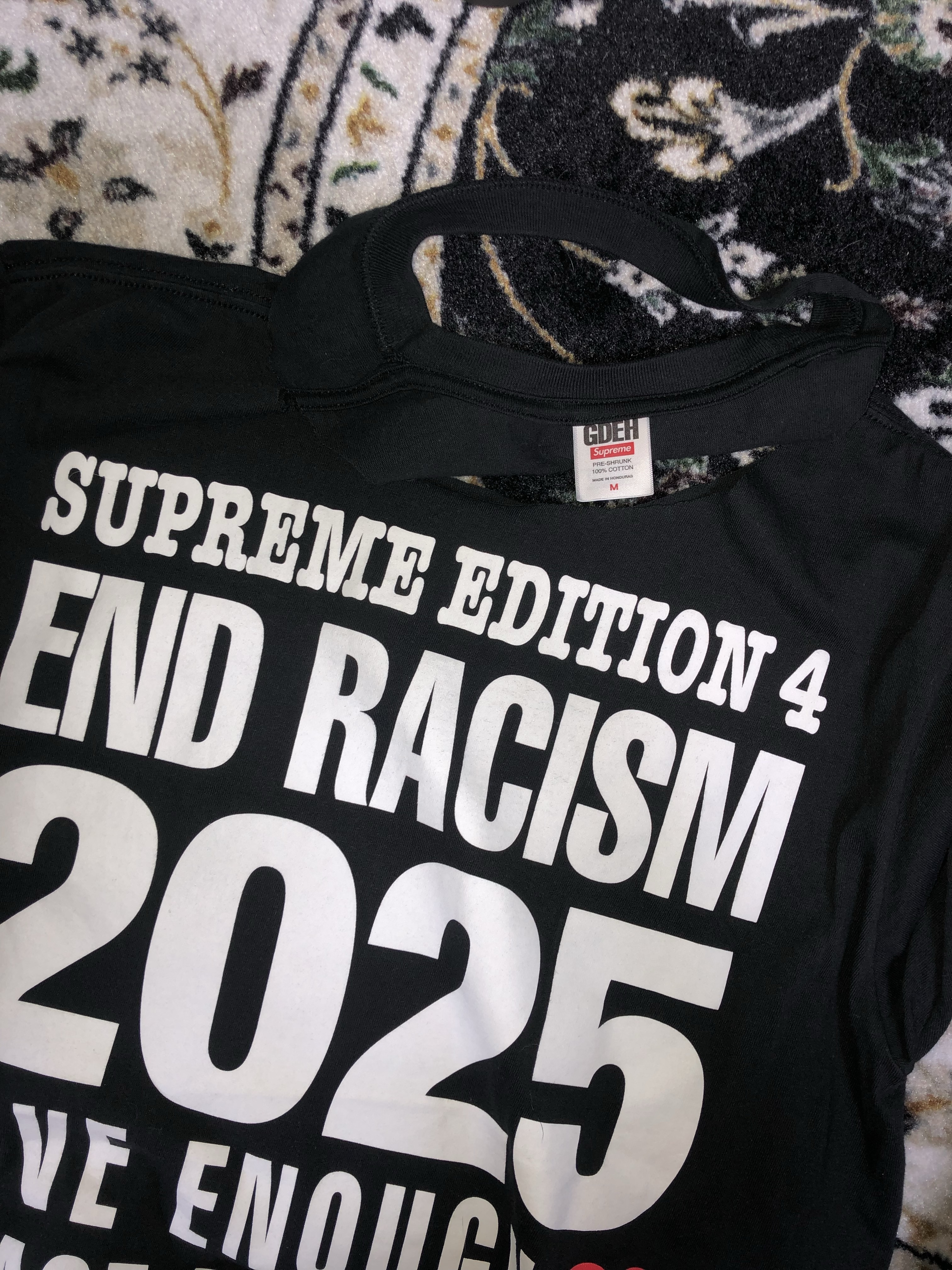 Supreme x GOODENOUGH End Racism T-Shirt White - 25SS 착용 스타일 - 2