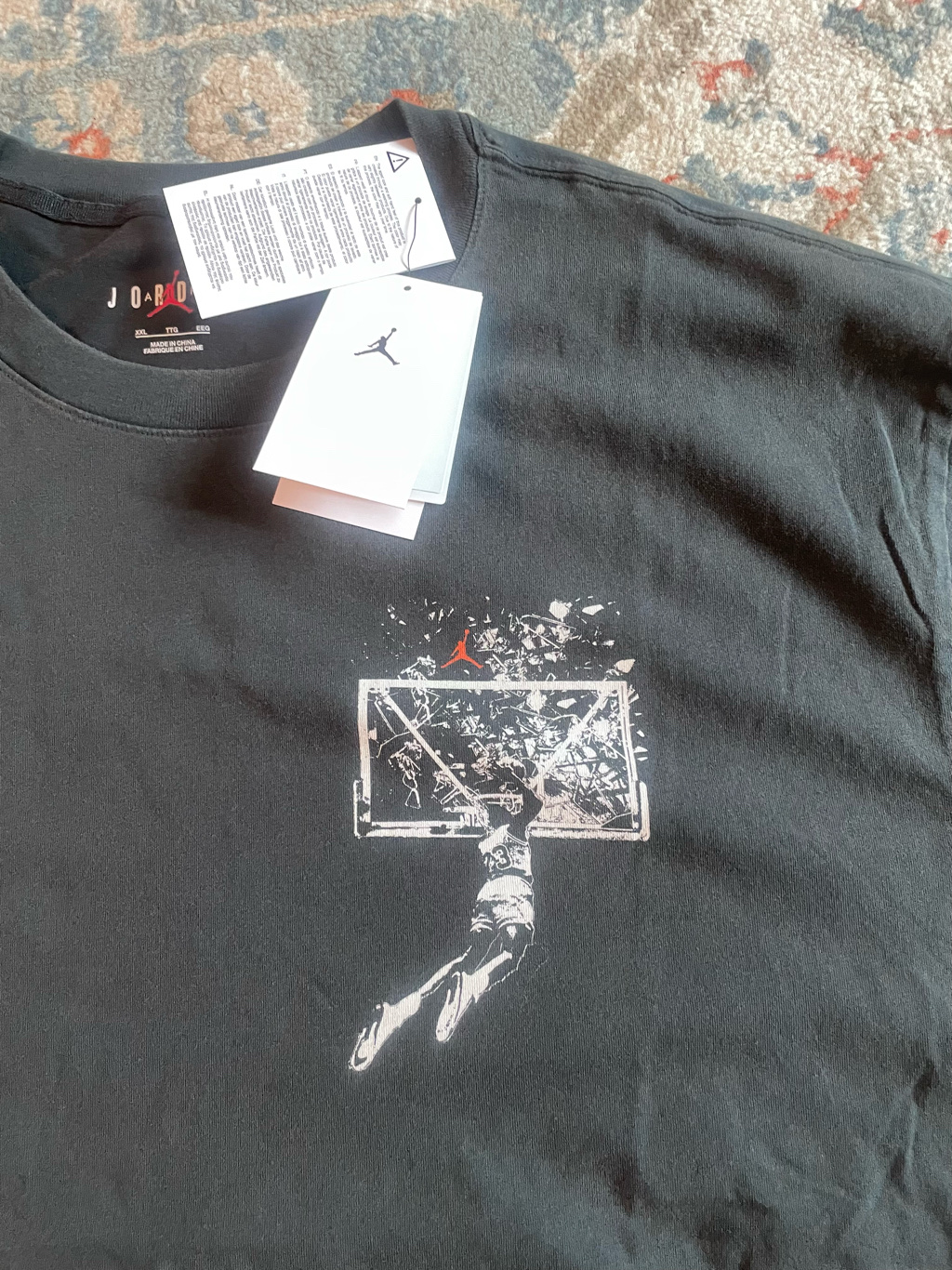 Jordan Brooklyn Oversized Graphic T-Shirt Off Noir Sail (IB3297-045) 착용 스타일 - 3