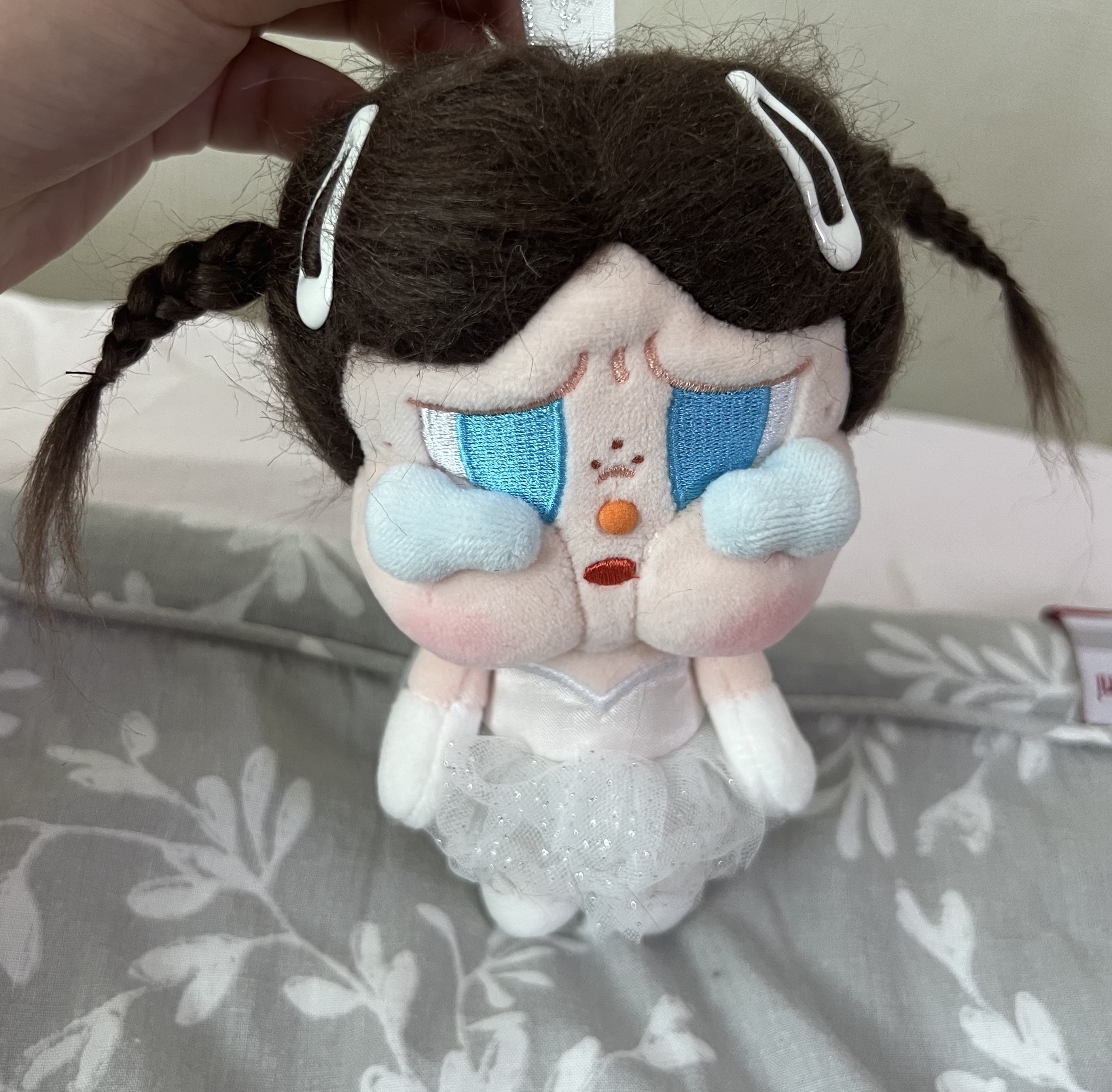 Pop Mart Crybaby Shiny Shiny Series Plush Pedant Blister Pack 착용 스타일