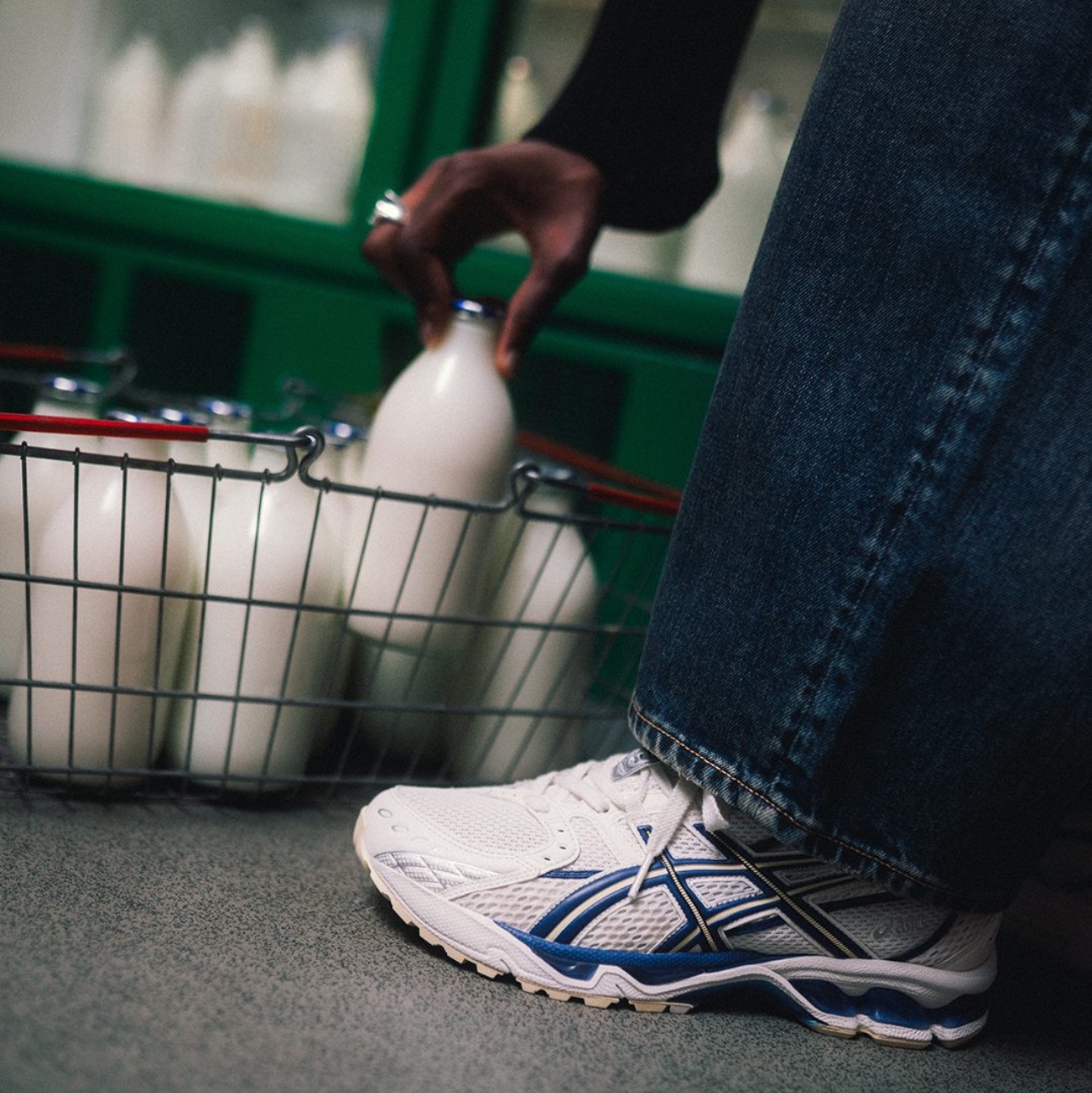 Asics x END. Gel-Nimbus 10.1 Snow White Sodalite Blue 착용 스타일 - 1