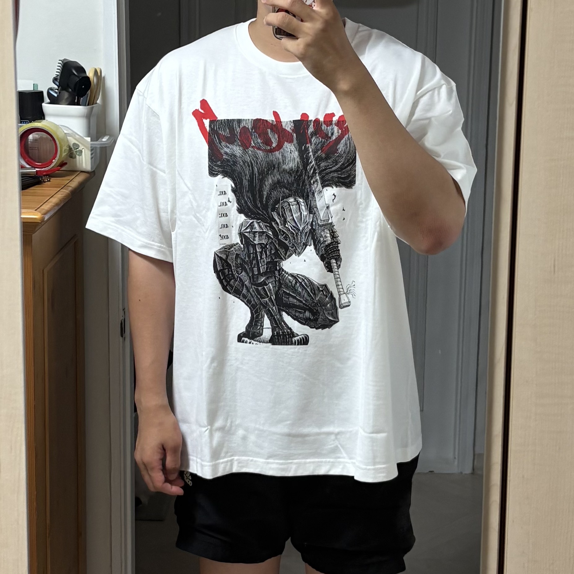 Uniqlo UT x Berserk Manga Curation Graphic T-Shirt A White - KR 착용 스타일