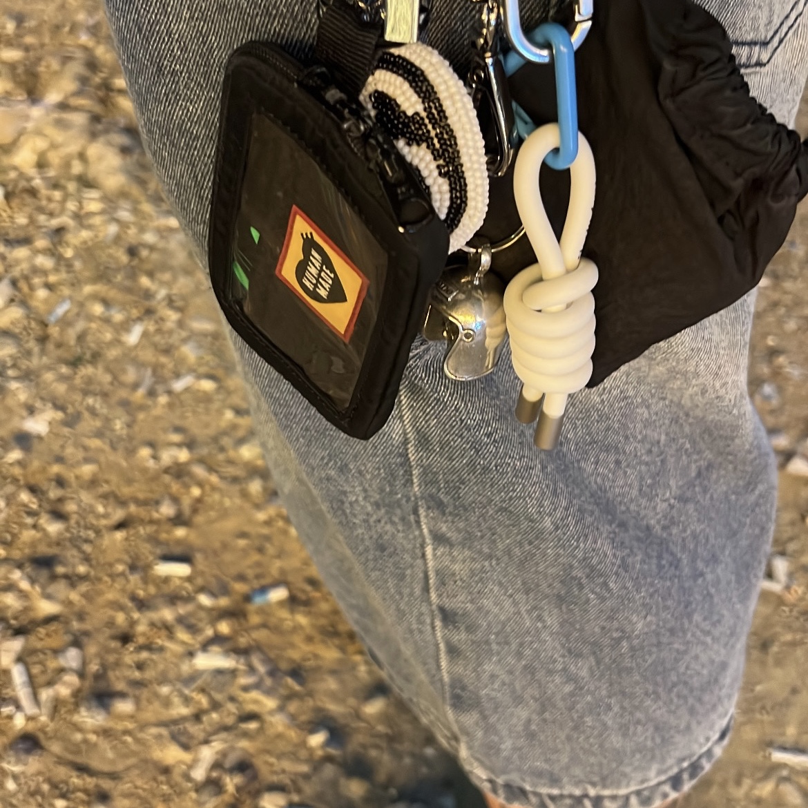 Supreme Skull Bell Keychain Silver - 25SS, Stussy SS Link Beaded Ball Keychain Black 착용 스타일
