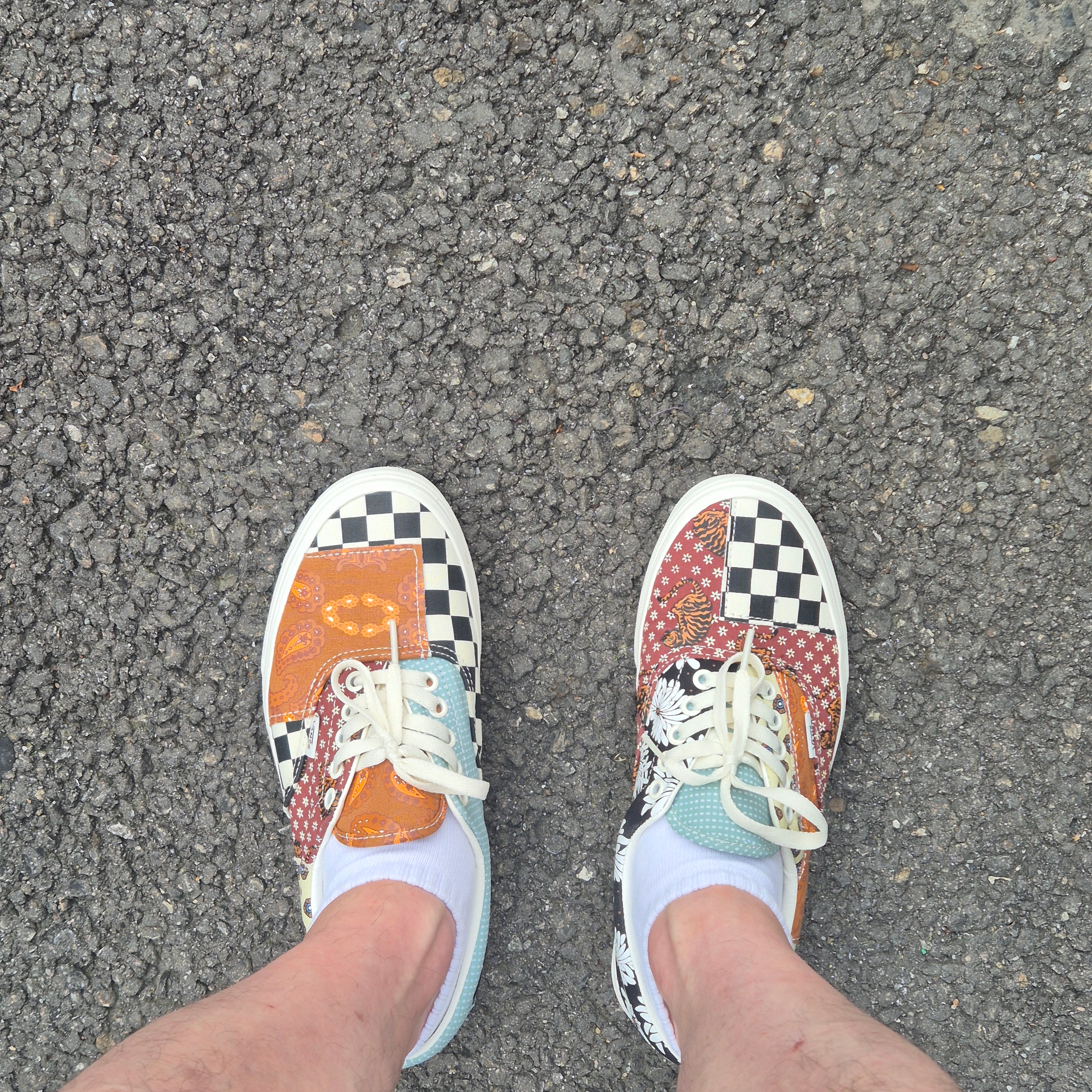 Vans Era Tiger Patchwork 착용 스타일