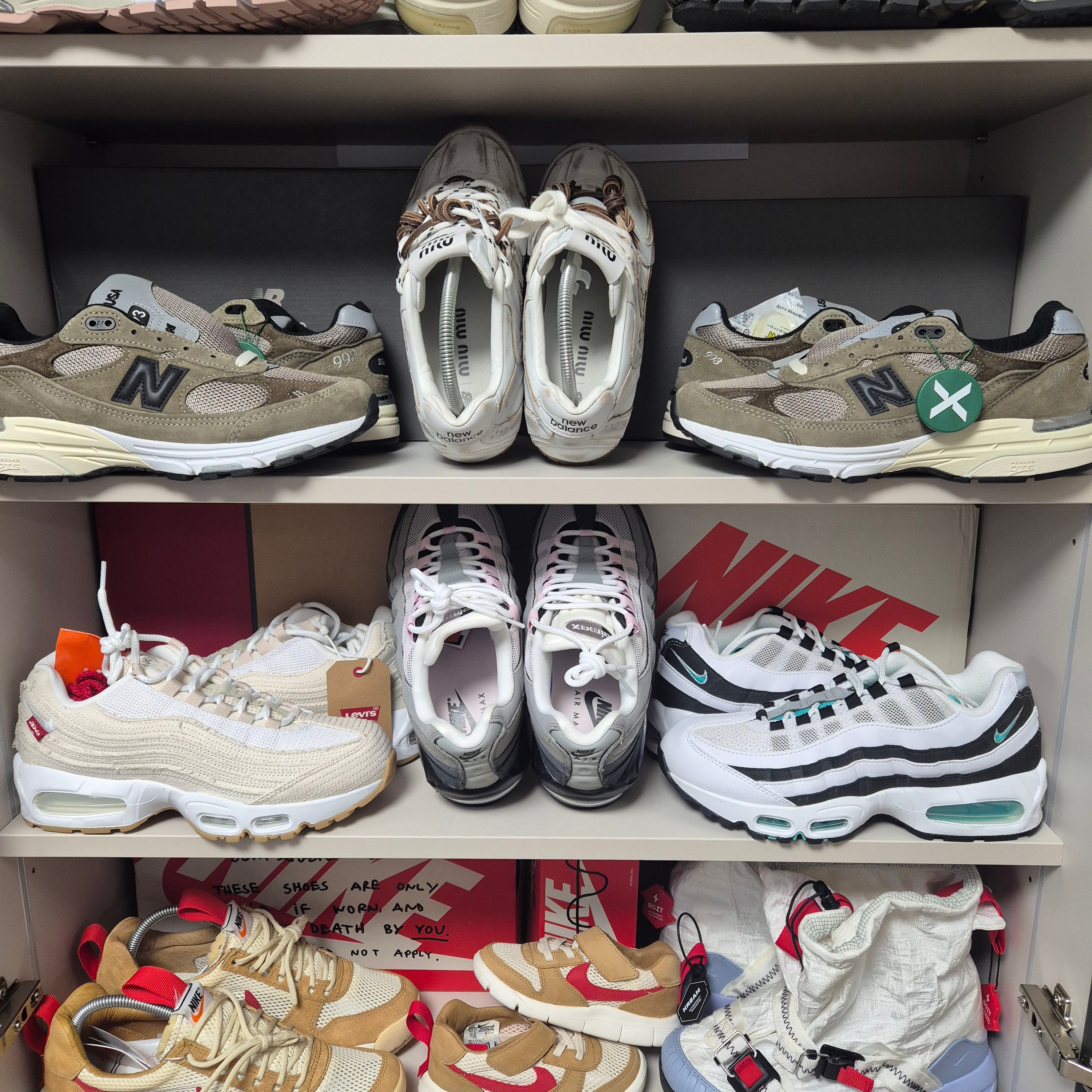 Nike Air Max 95 OG White and Black 착용 스타일 - 6