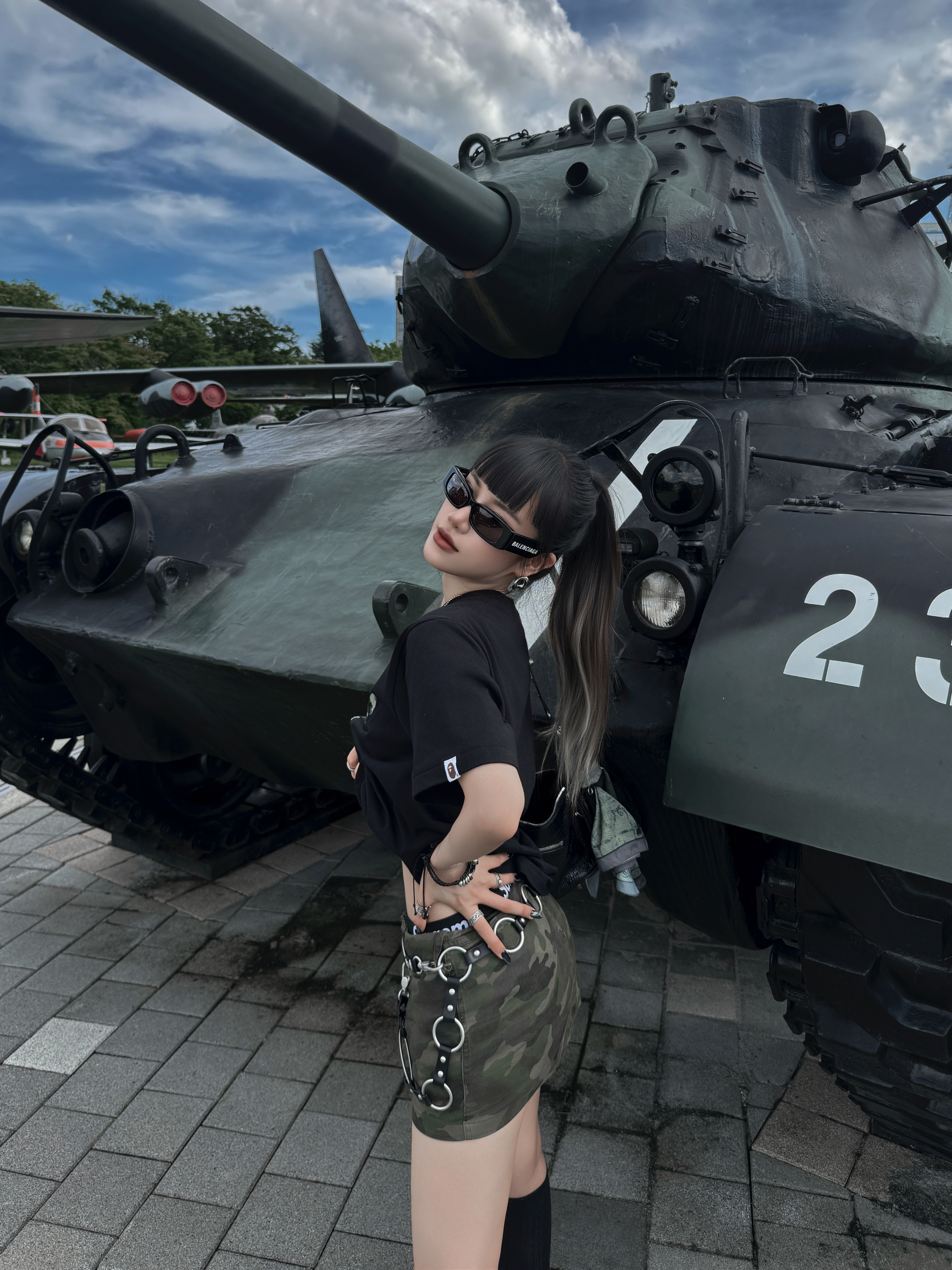 BAPE 1st Camo College T-Shirt Black Green, Vacant Archive Ringana O-Ring Chain Belt Black 착용 스타일 - 6