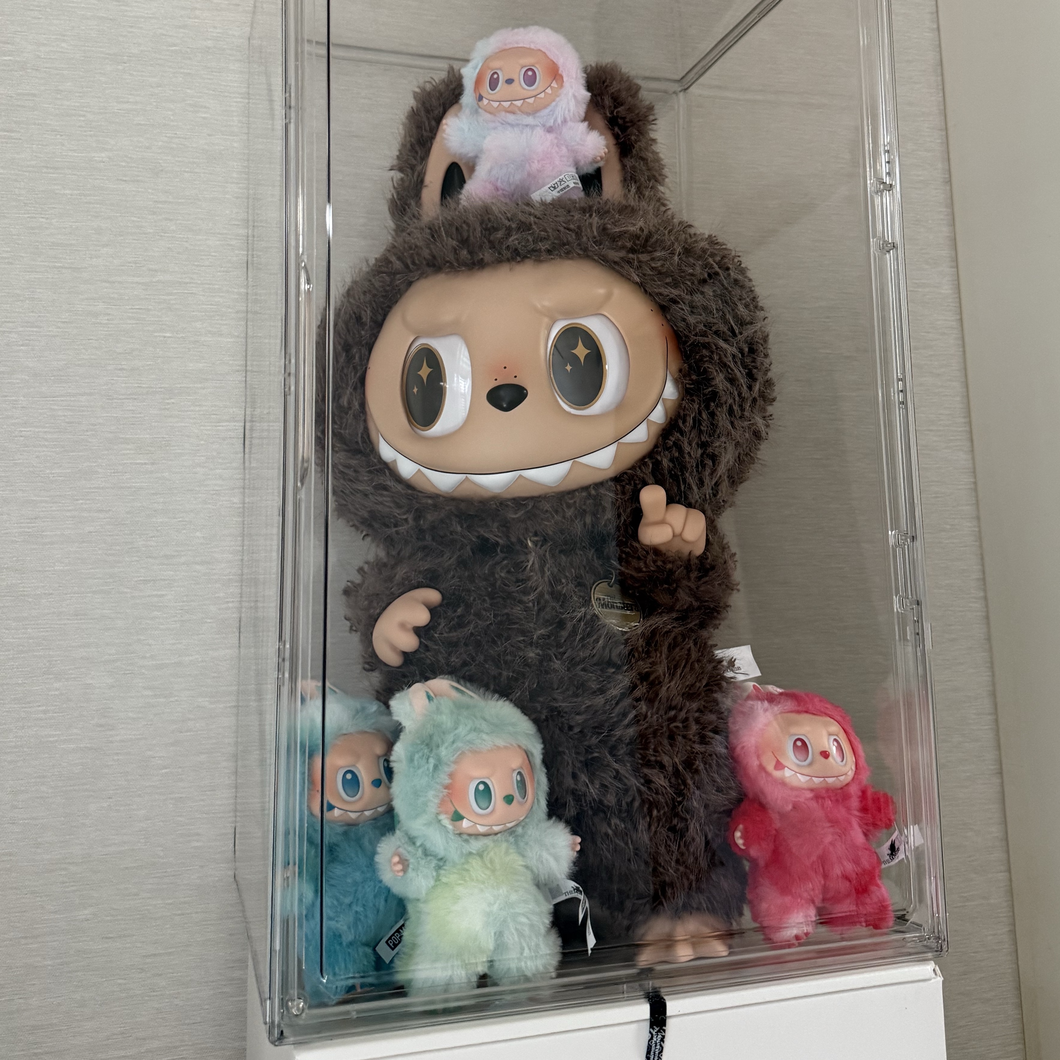 Pop Mart Labubu The Monsters Highlight Series Sealed Case (6 Blind Boxes) 착용 스타일 - 1