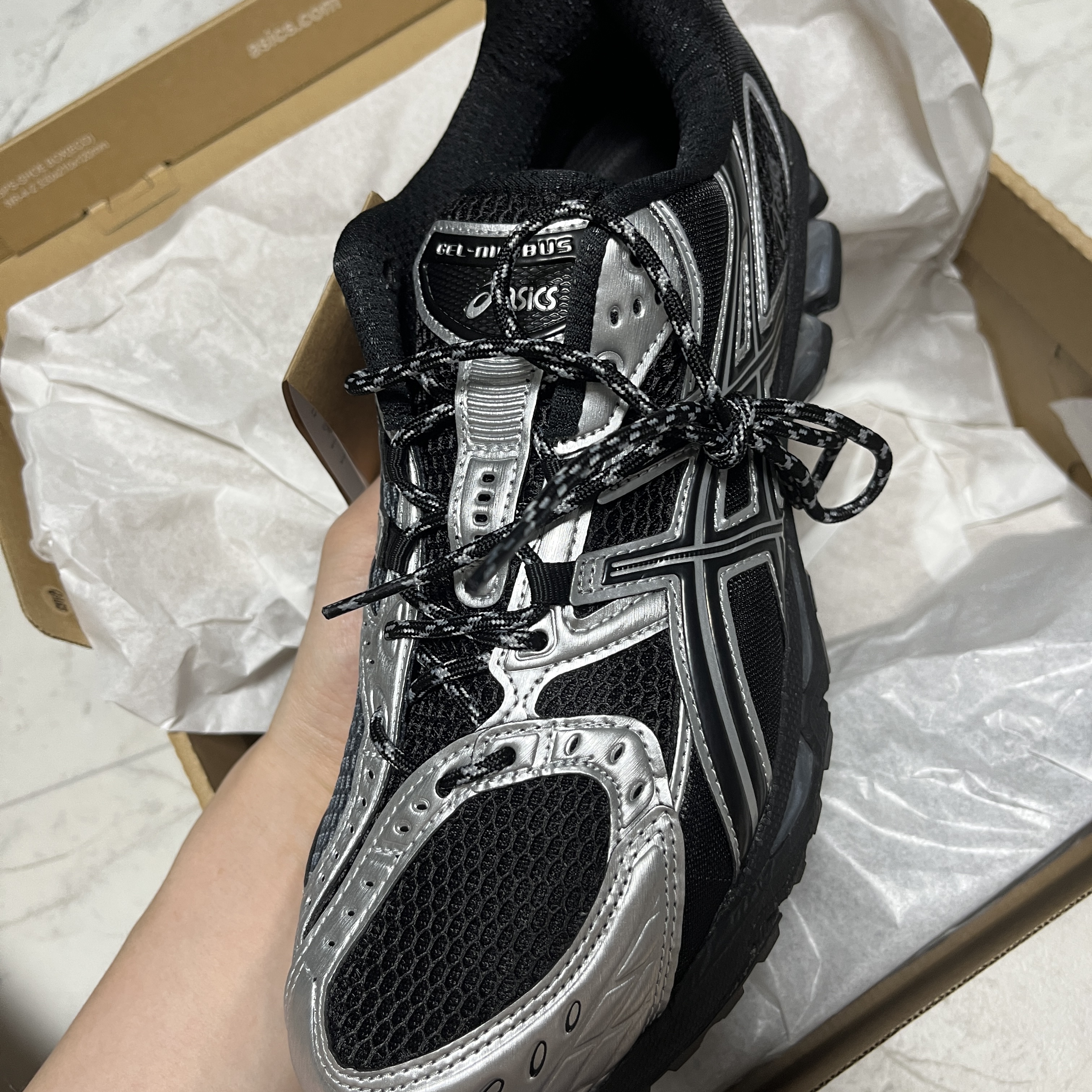 Asics Gel-Nimbus 10.1 Black Pure Silver - Korea Exclusive 착용 스타일
