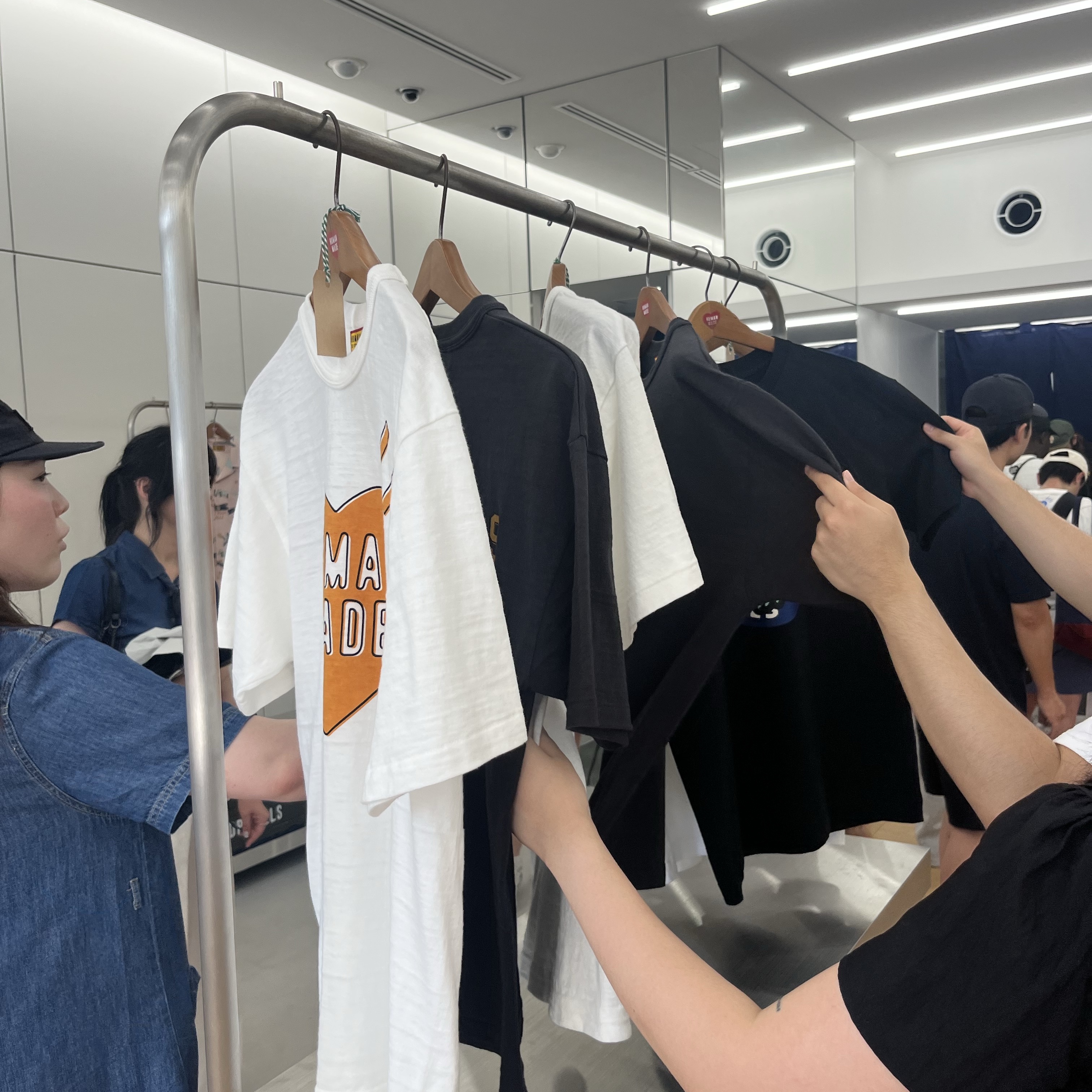 Human Made Graphic T-Shirt White 착용 스타일