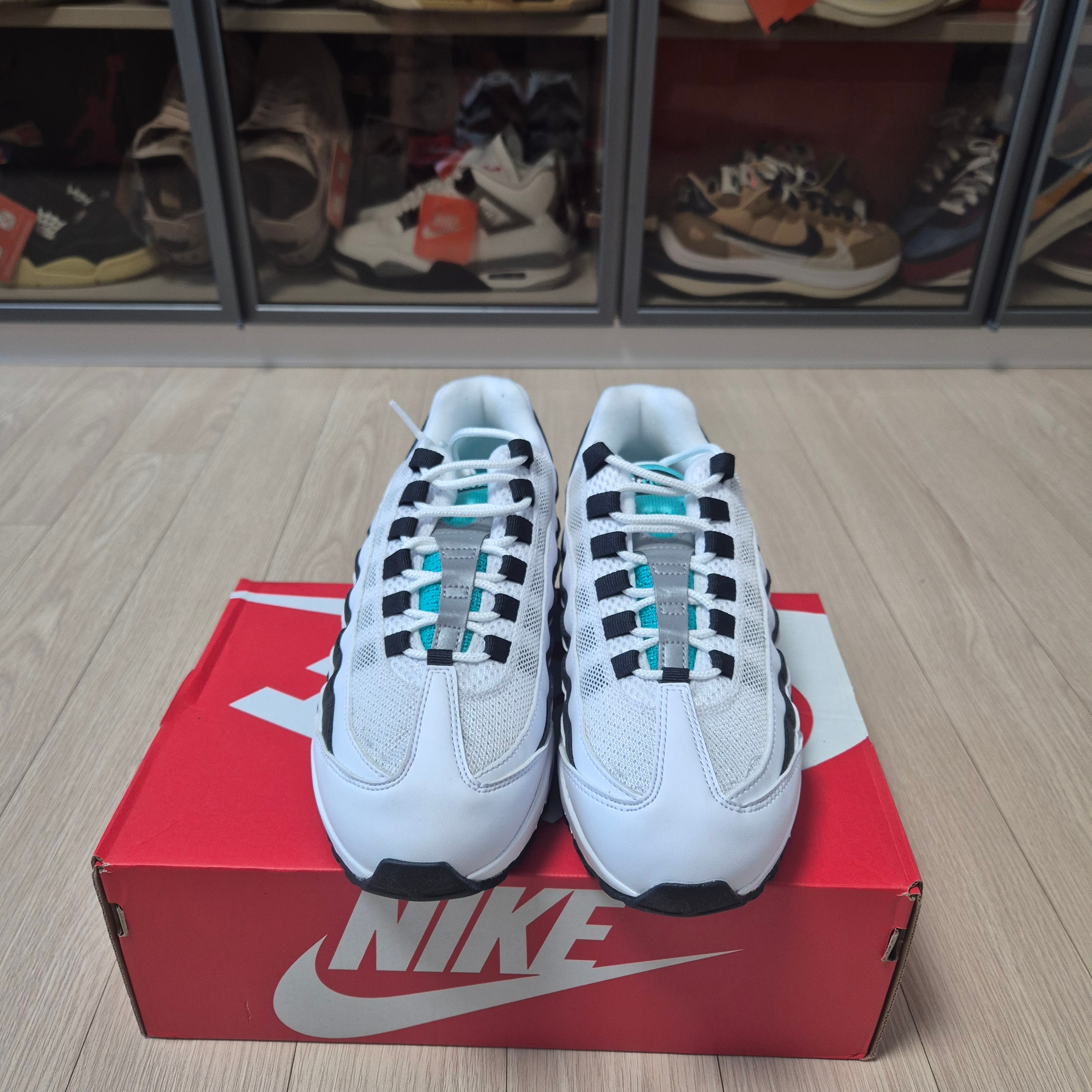 Nike Air Max 95 OG White and Black 착용 스타일 - 1