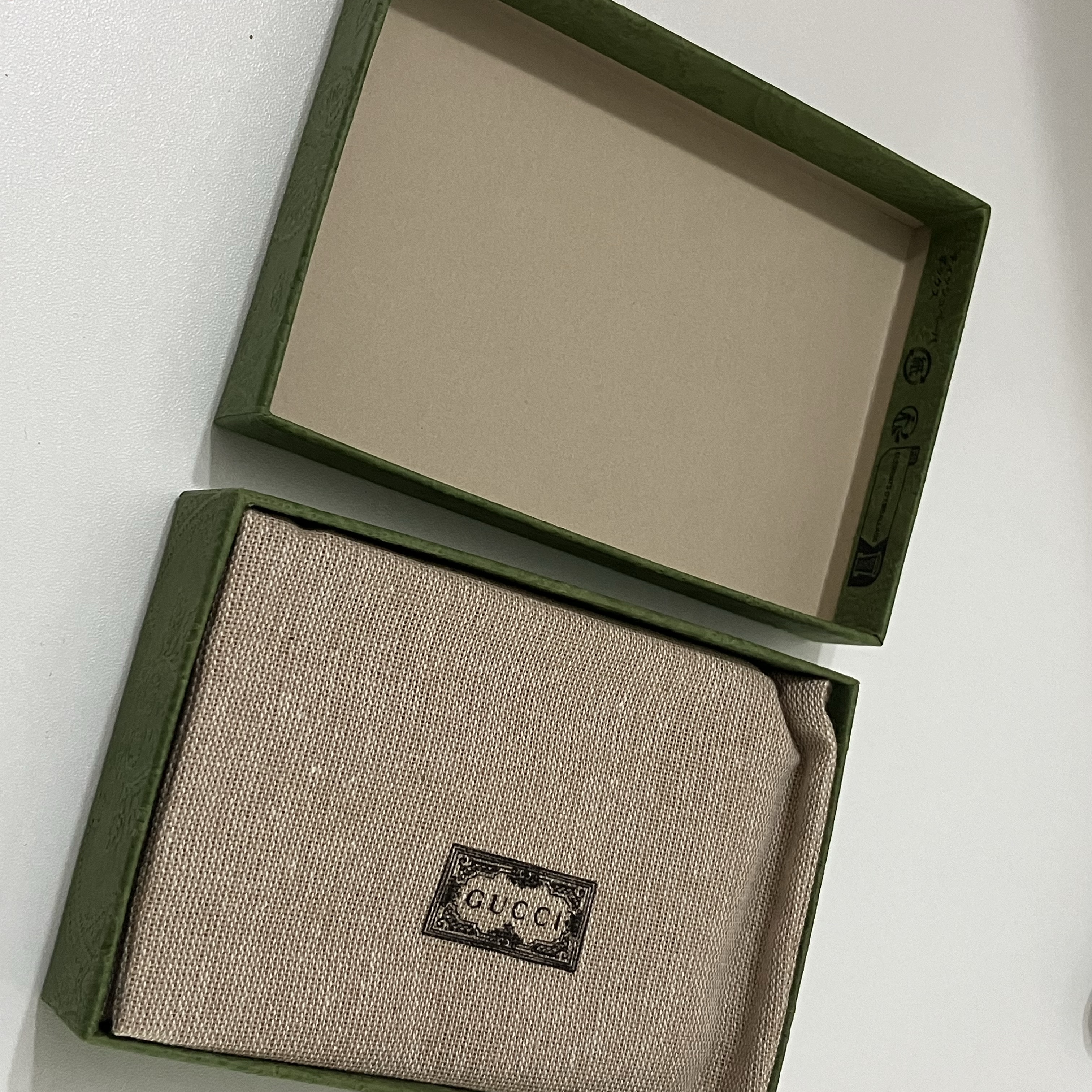 Gucci Ophidia GG Card Case Beige Ebony 착용 스타일 - 2